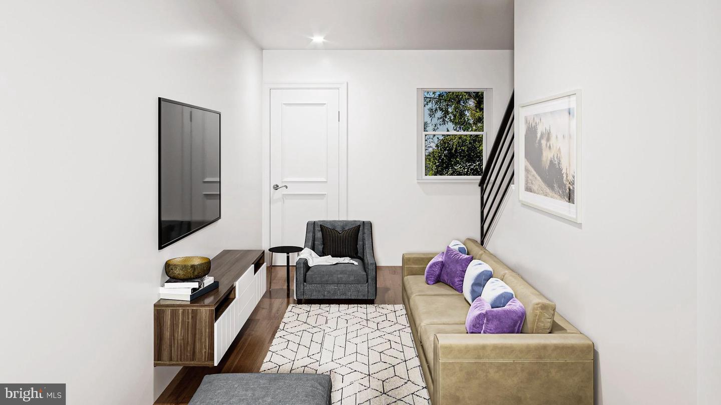 EAST KENSINGTON - Residential