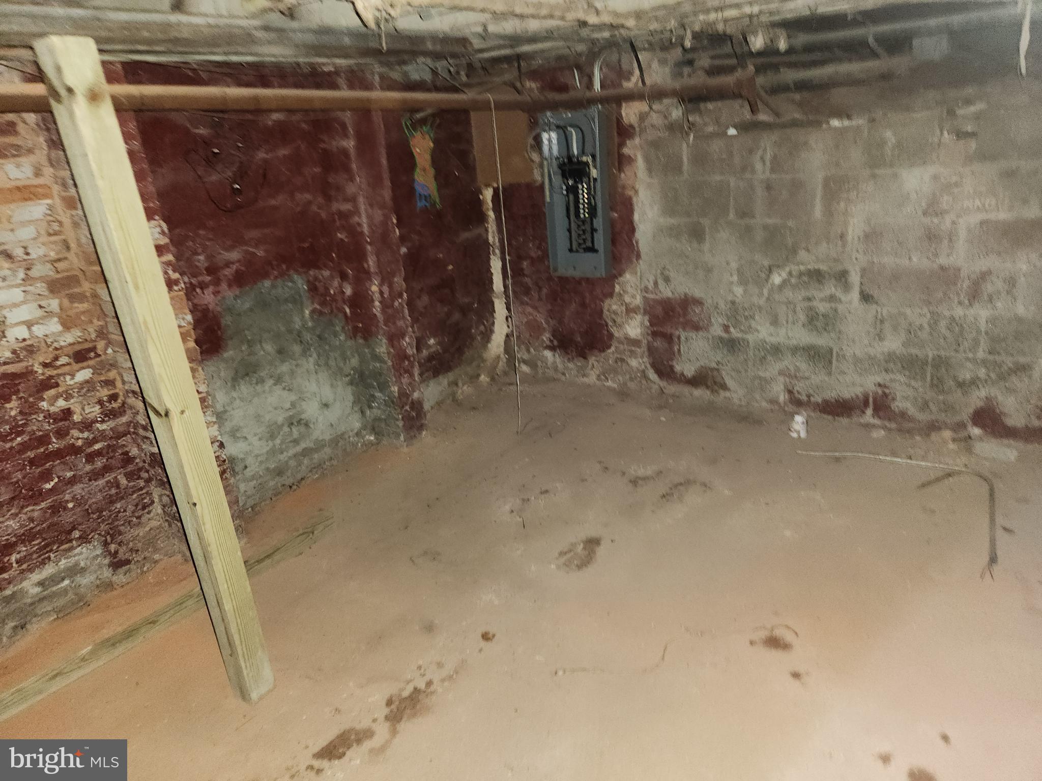 BROADWAY EAST - Residential