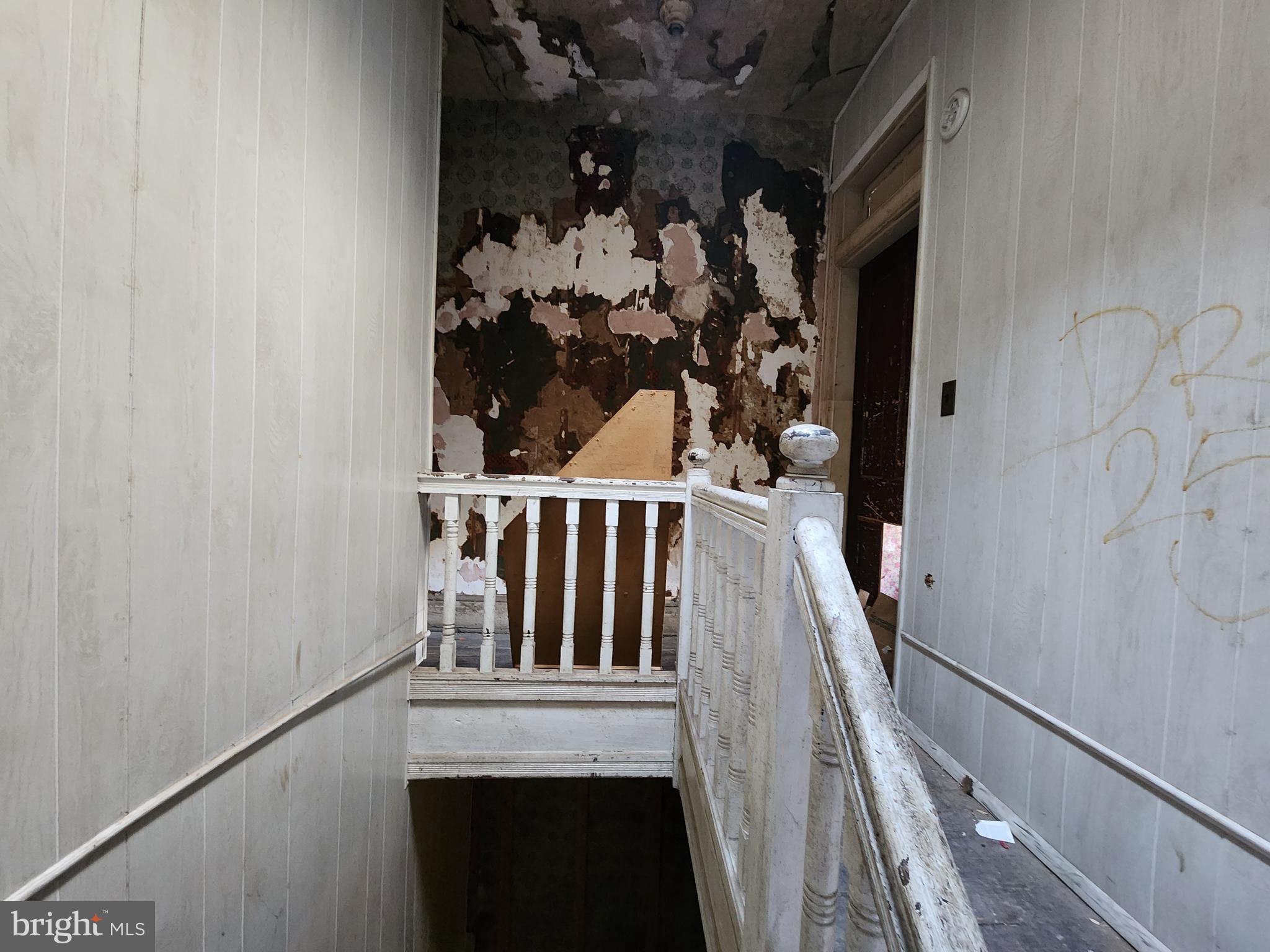 BROADWAY EAST - Residential