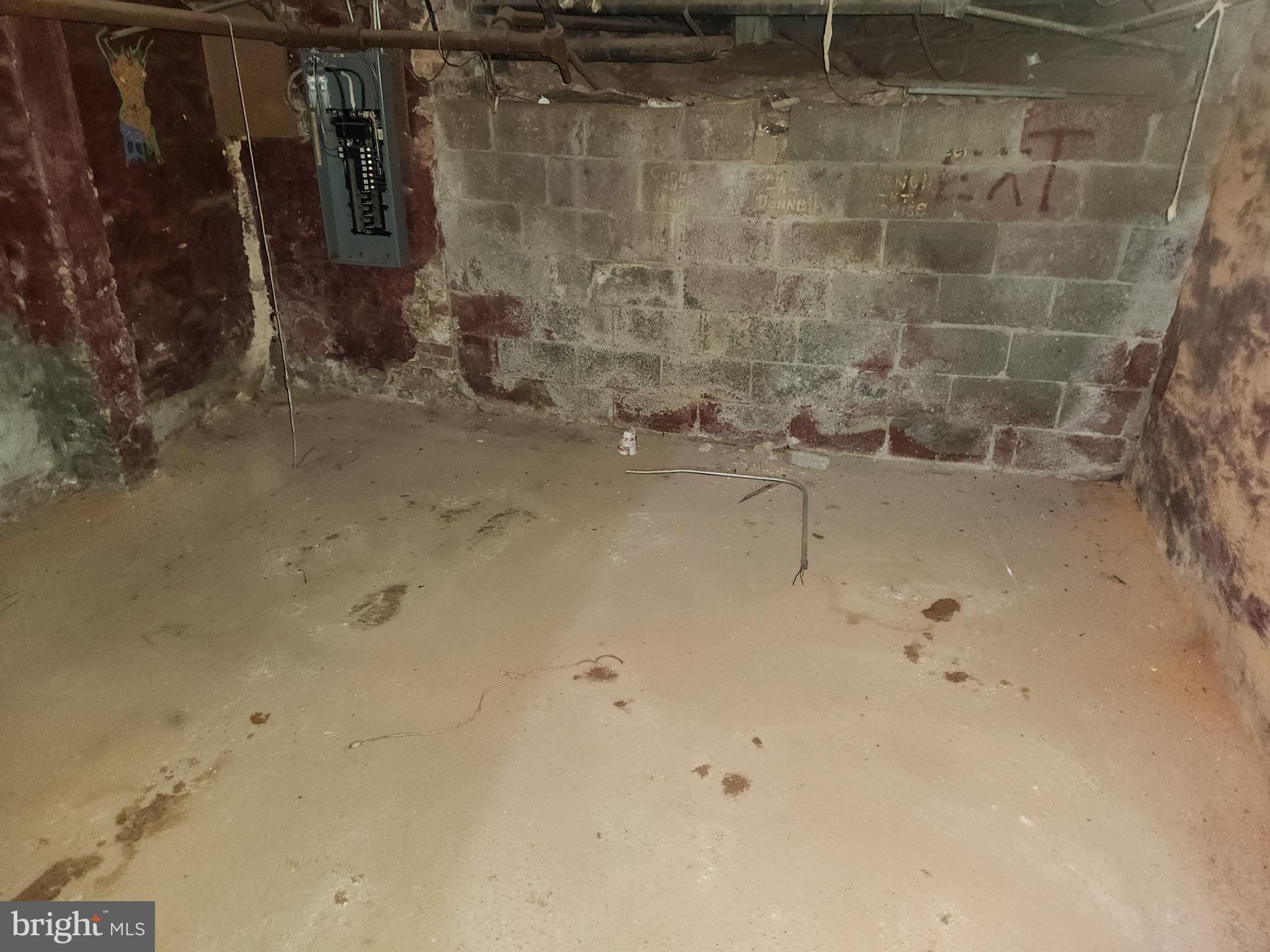 BROADWAY EAST - Residential