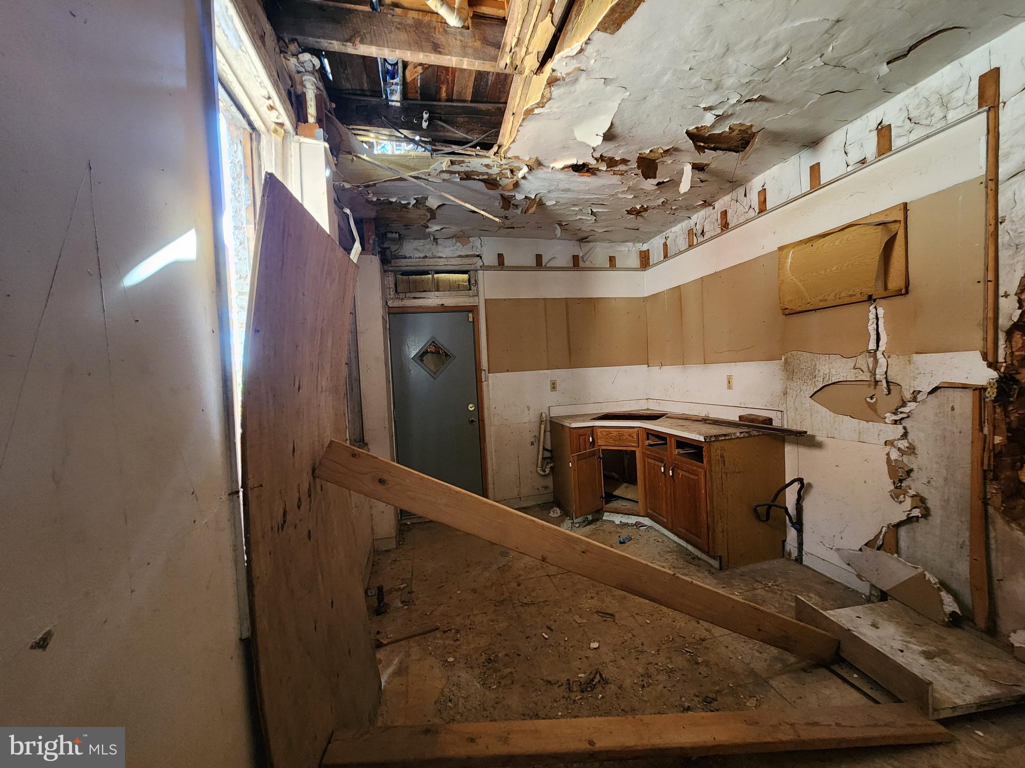 BROADWAY EAST - Residential