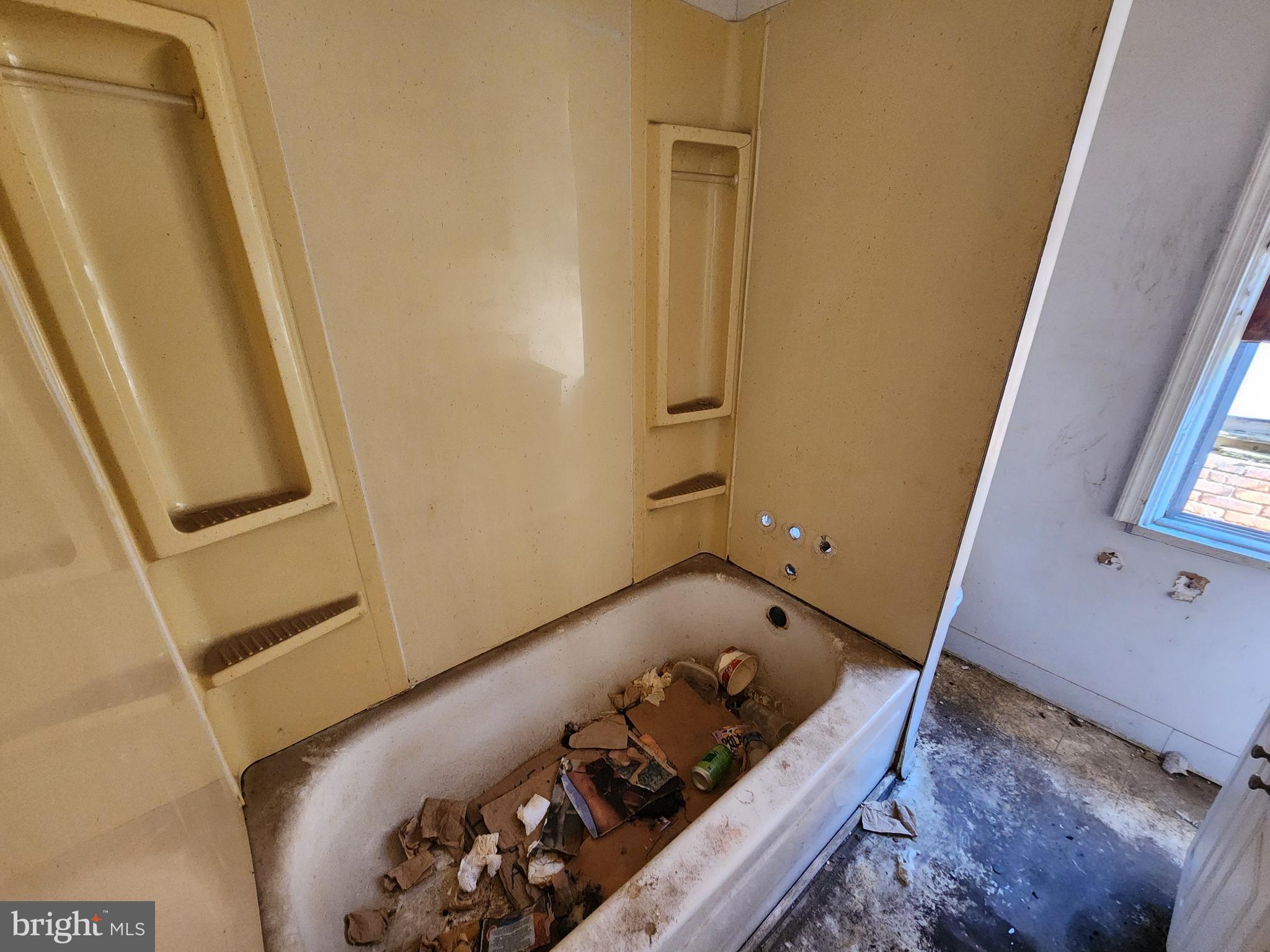 BROADWAY EAST - Residential