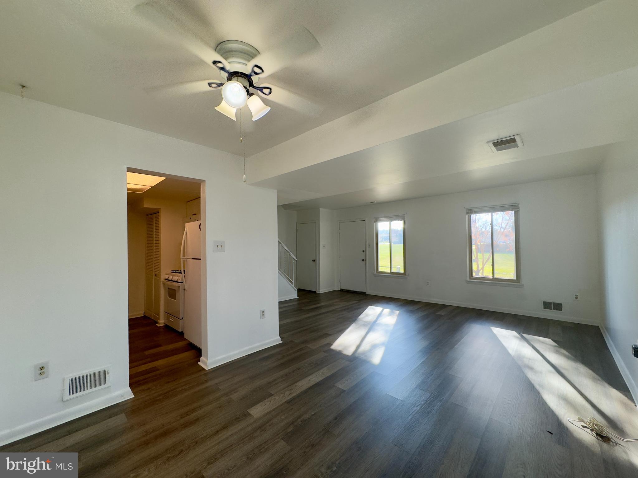 KINGS COURT - Residential Lease