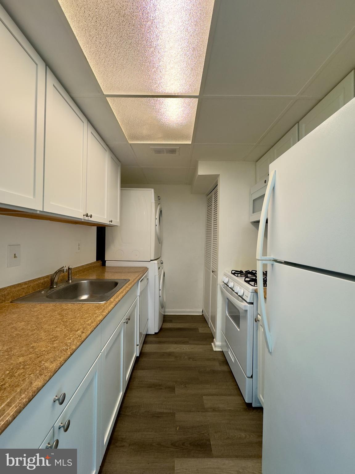 KINGS COURT - Residential Lease