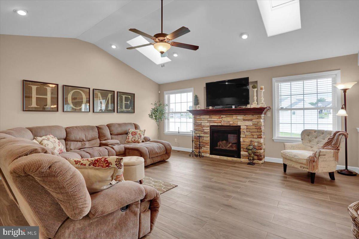 WILLOW CREST - Residential