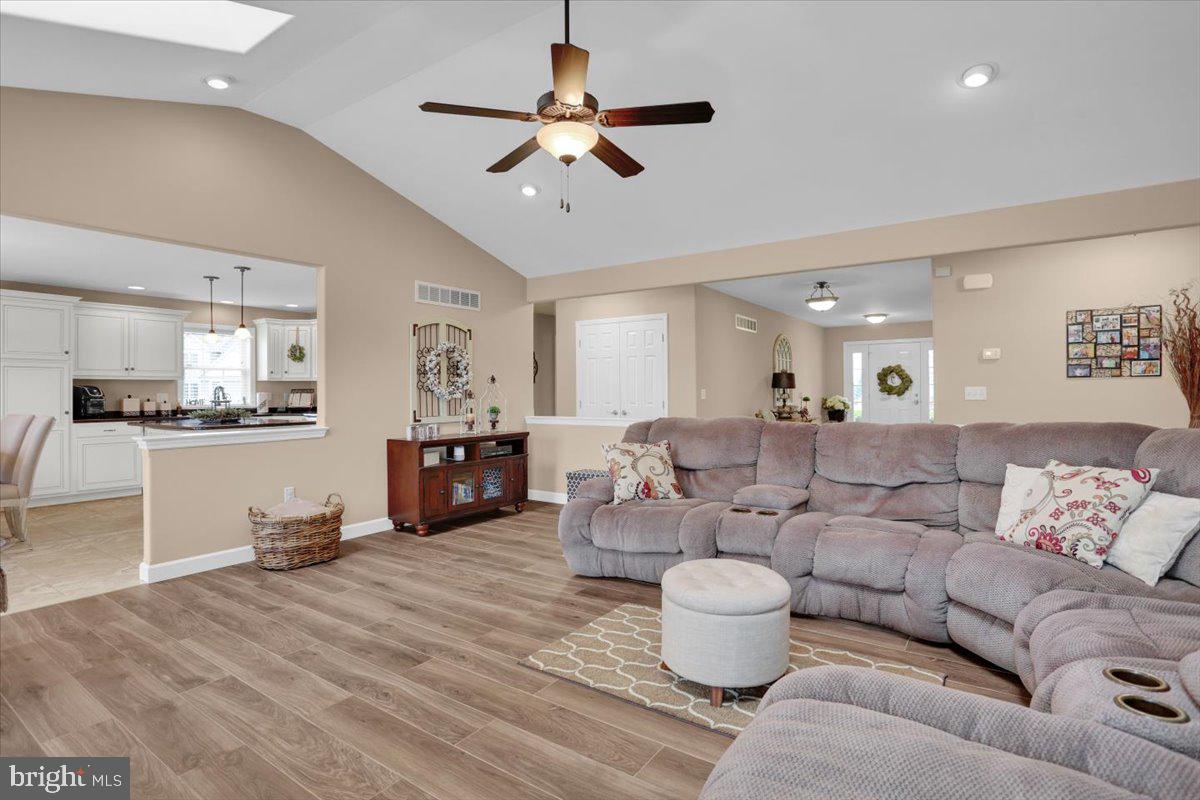 WILLOW CREST - Residential