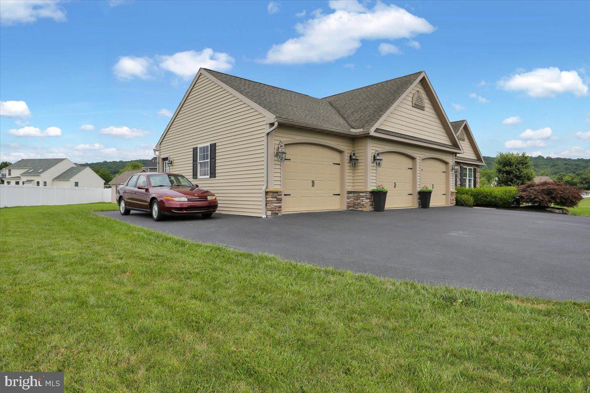 WILLOW CREST - Residential