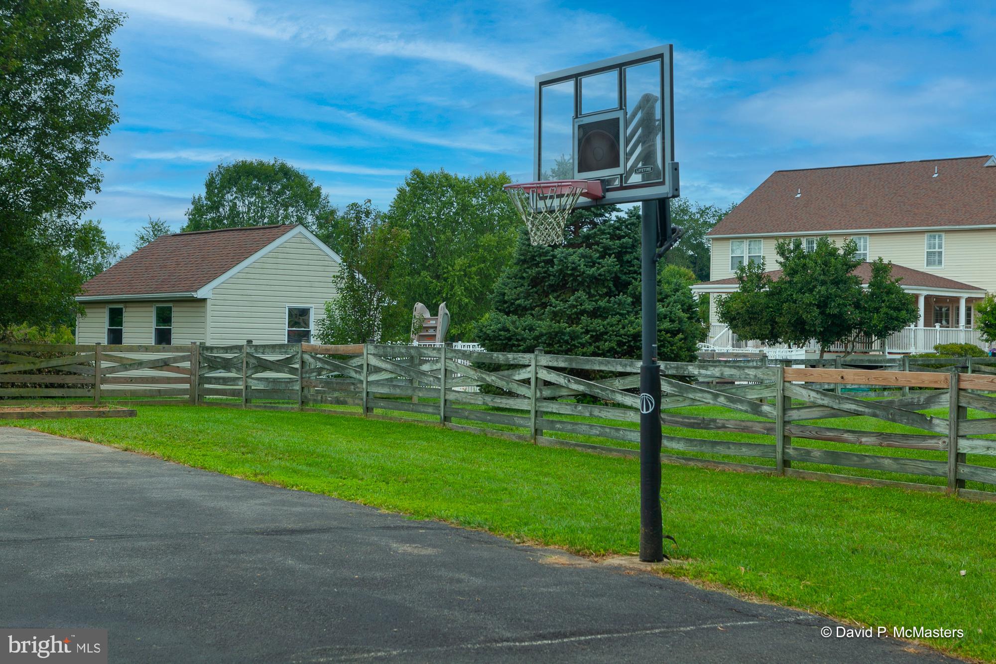 MEADOW BROOK - Residential