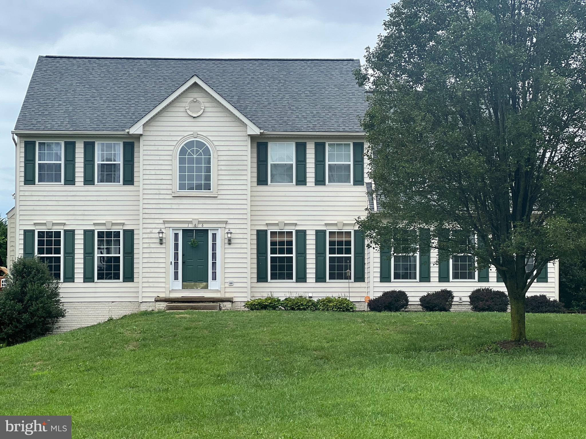 MEADOW BROOK - Residential