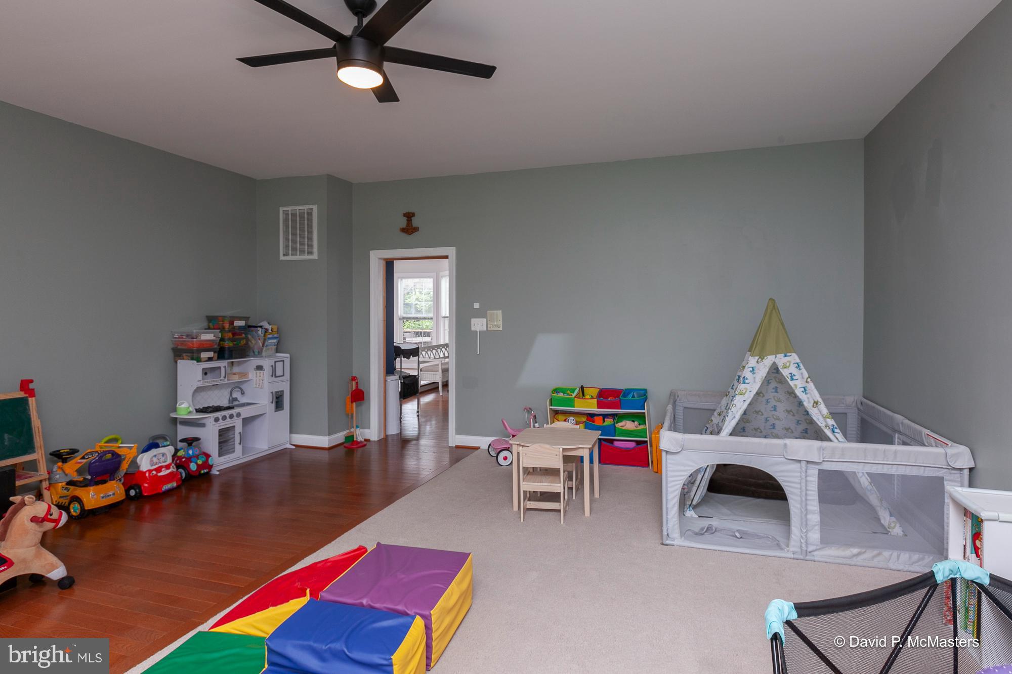 MEADOW BROOK - Residential