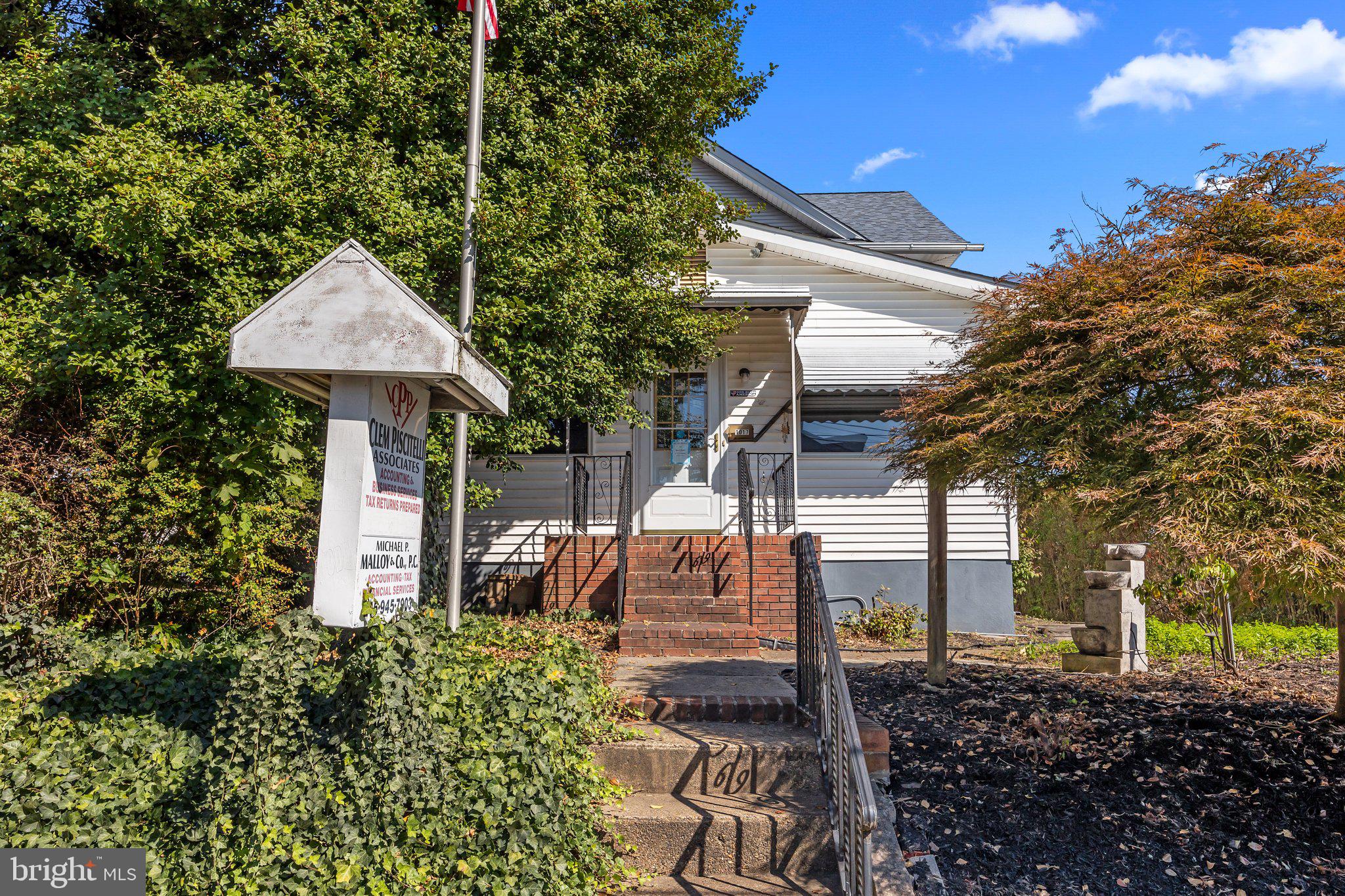 LANGHORNE MANOR - Residential