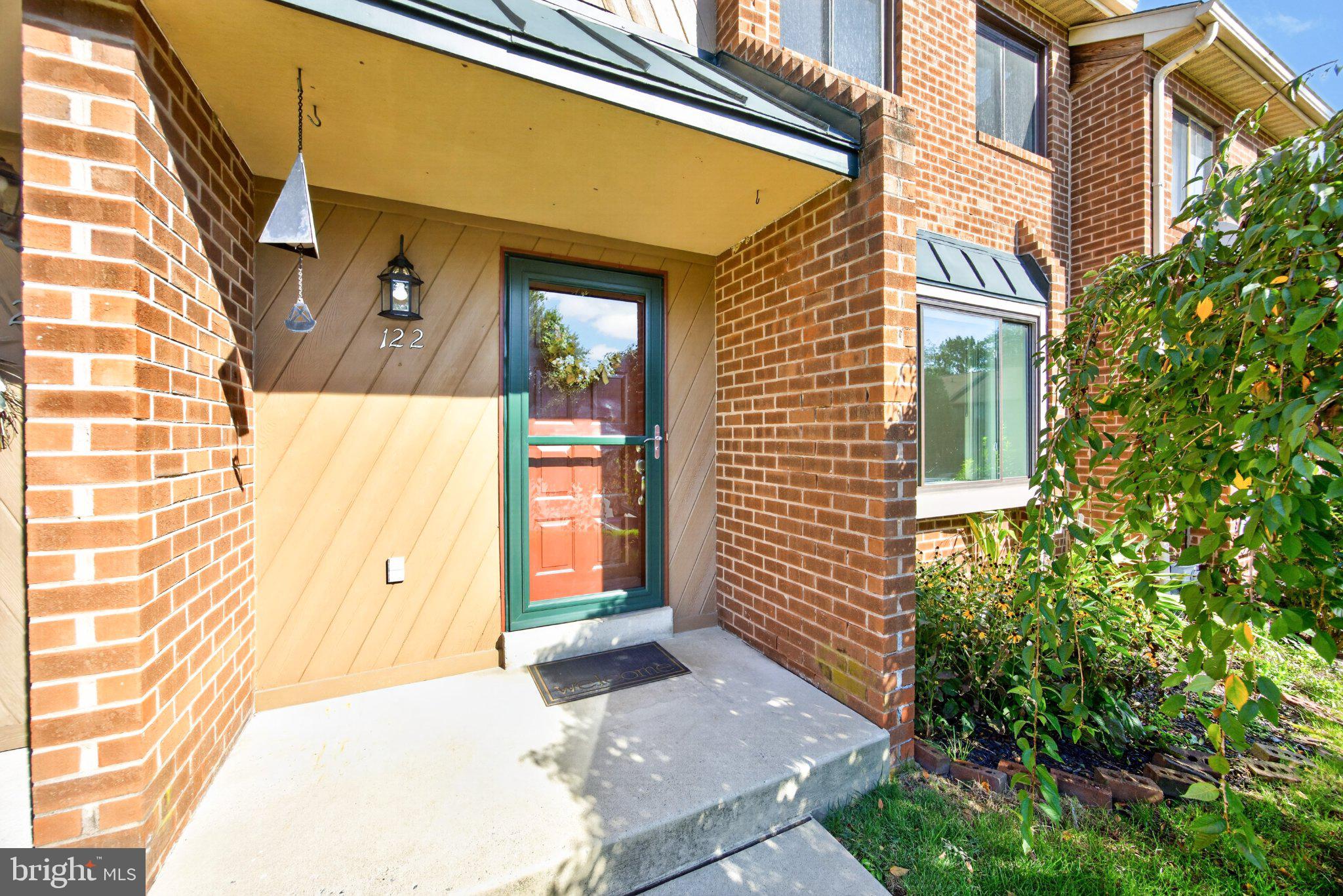 122 PEMBROKE COURT