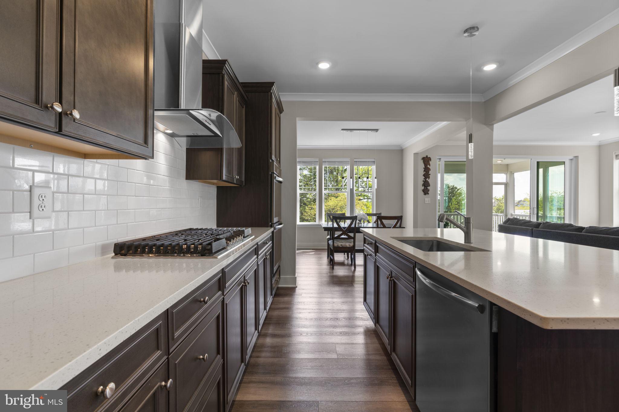 WATER'S LANDING - Residential