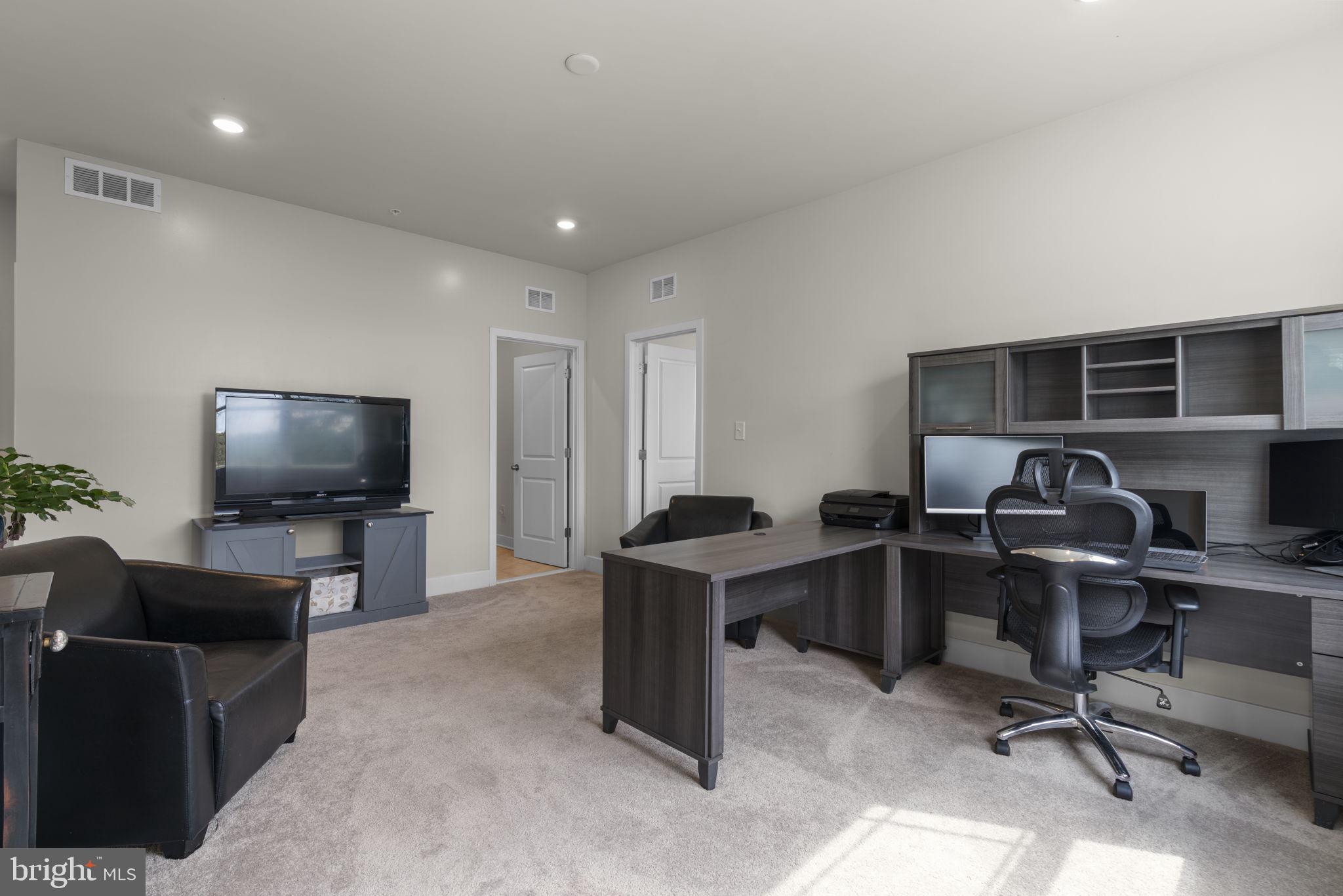 WATER'S LANDING - Residential