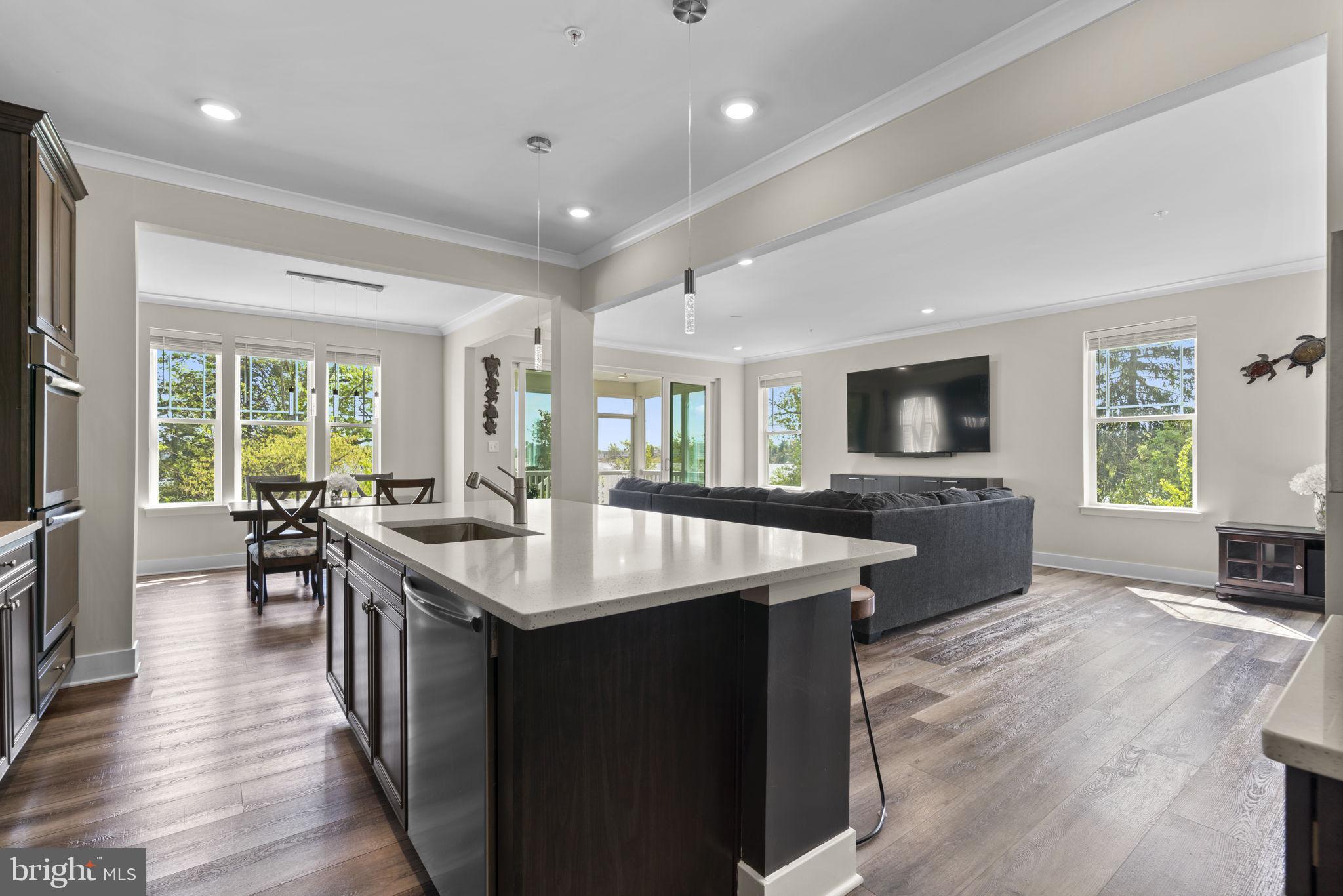 WATER'S LANDING - Residential