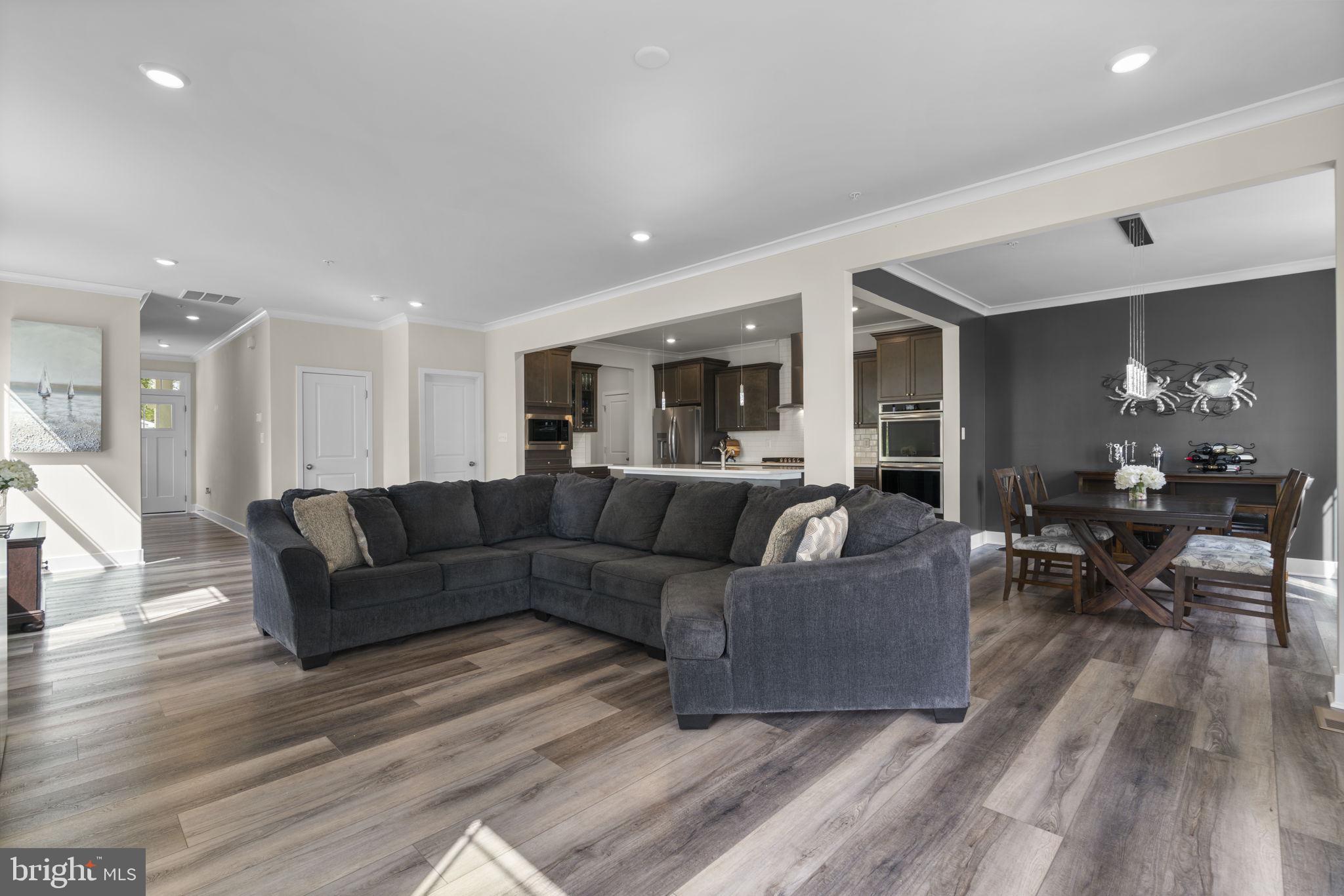 WATER'S LANDING - Residential