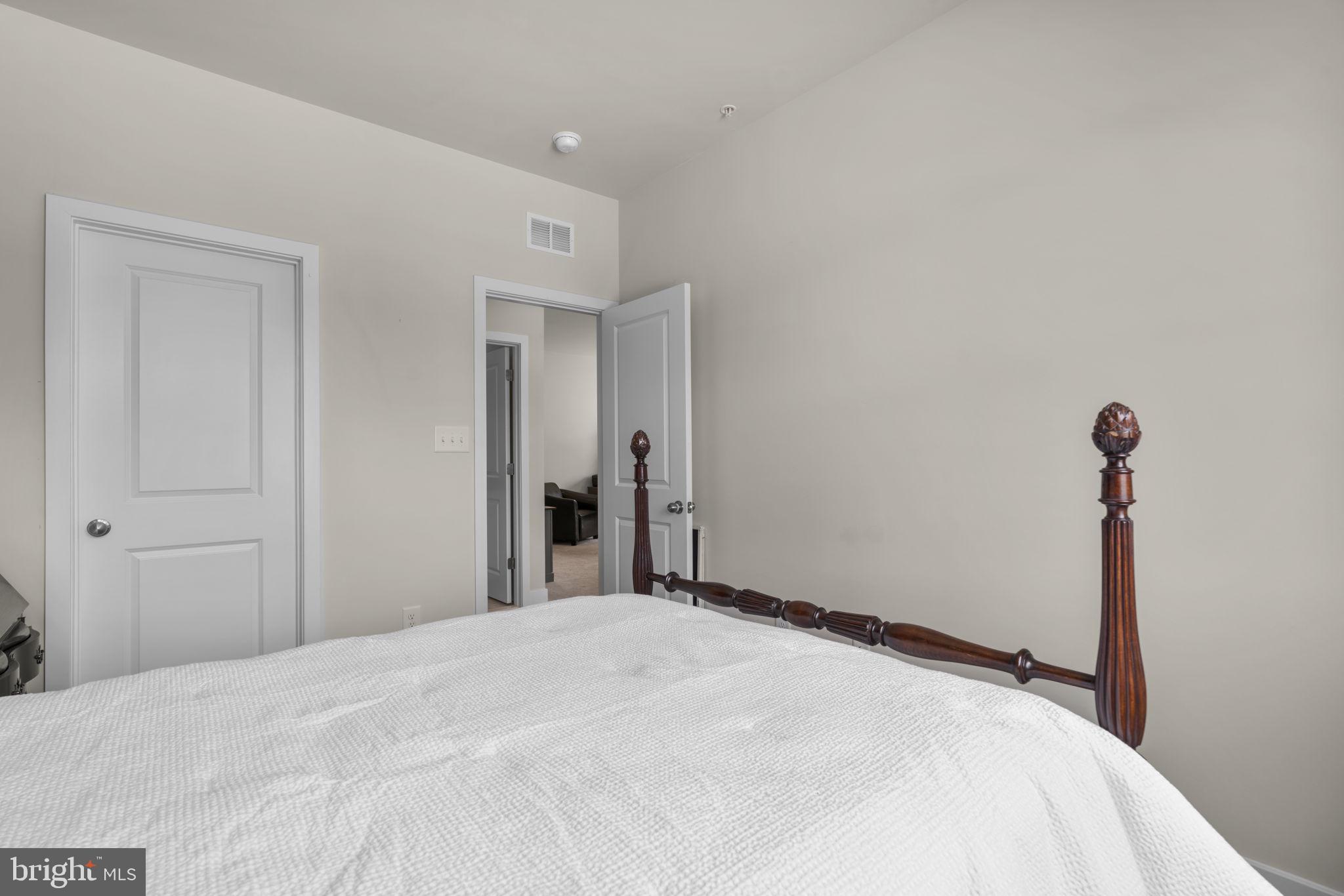 WATER'S LANDING - Residential