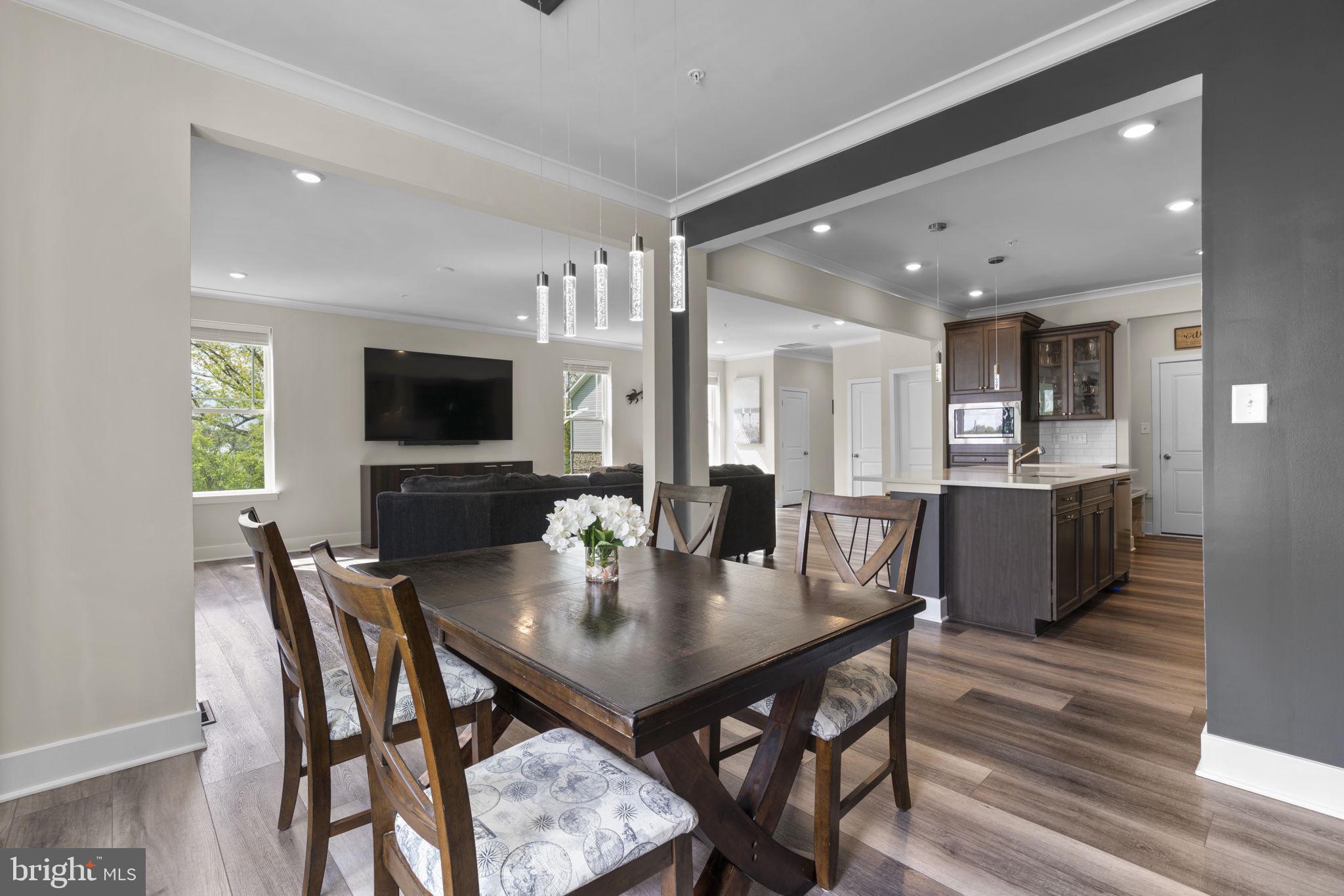 WATER'S LANDING - Residential