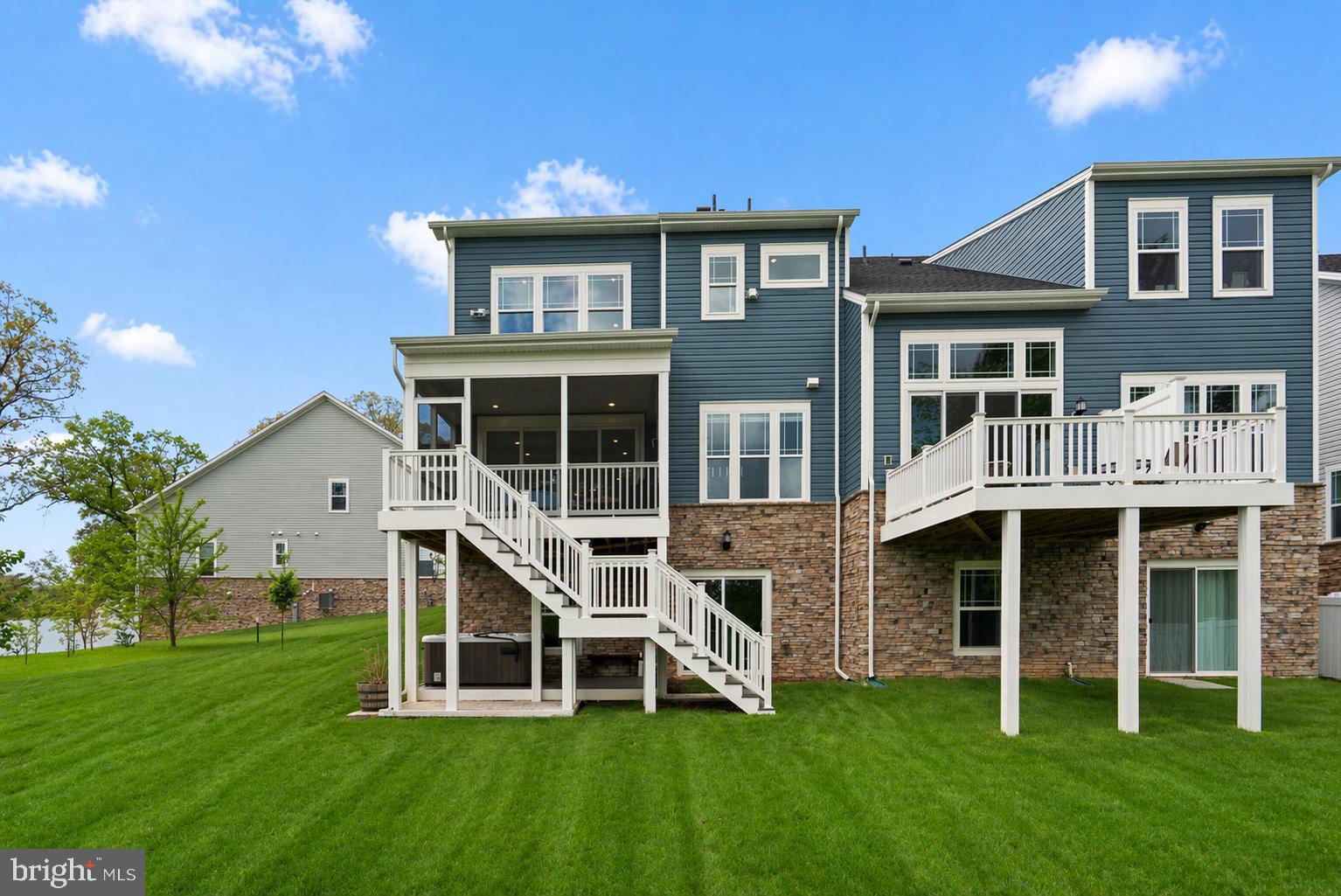 WATER'S LANDING - Residential