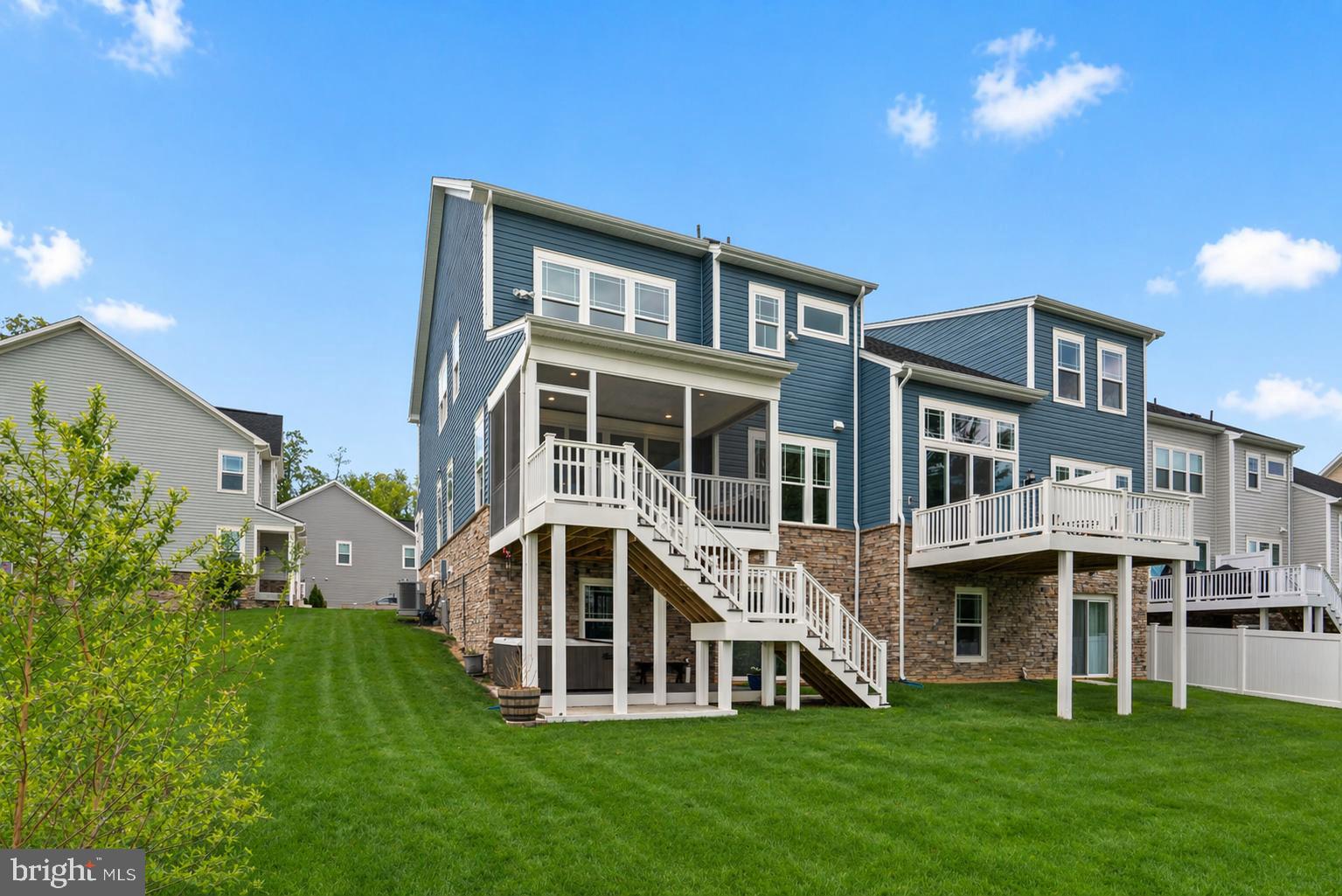 WATER'S LANDING - Residential