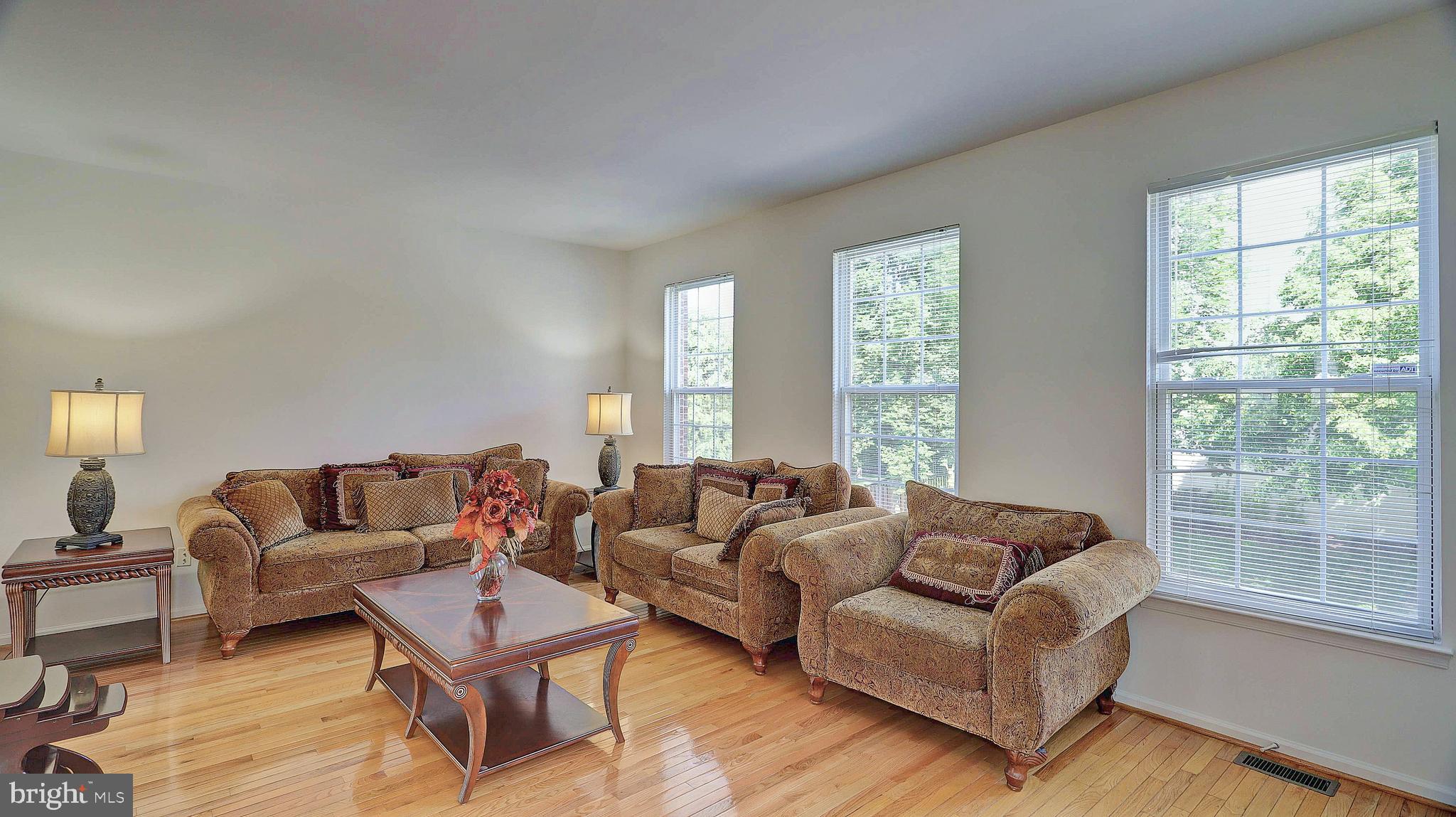 FAIR LAKES COURT - Residential