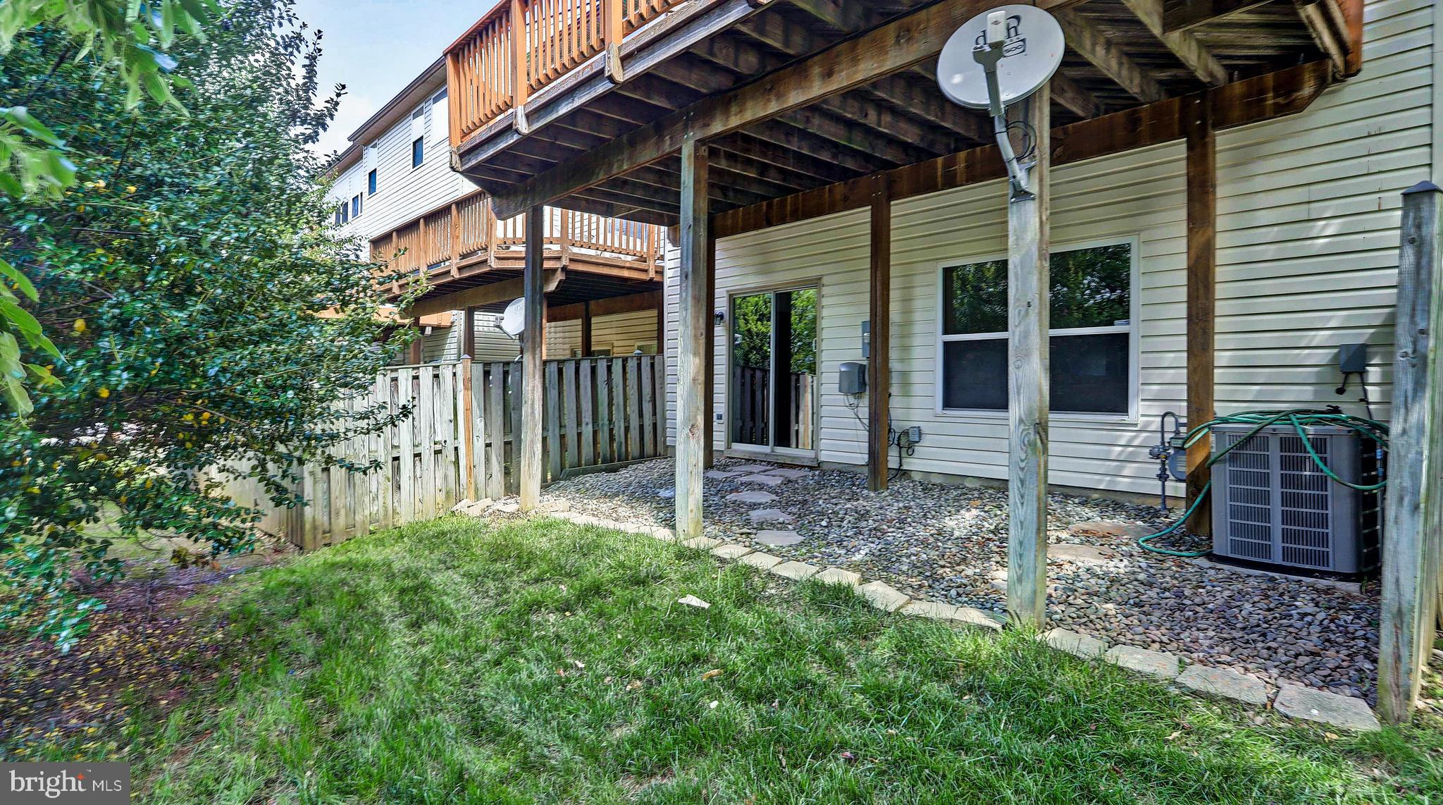 FAIR LAKES COURT - Residential