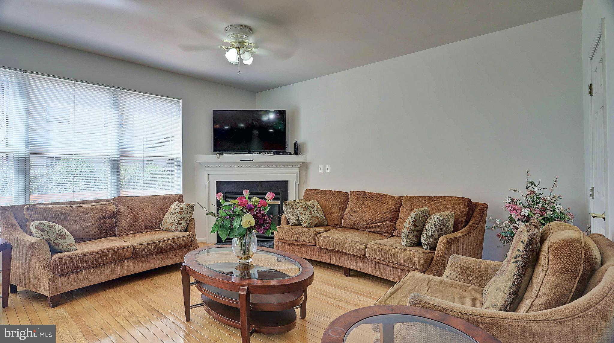 FAIR LAKES COURT - Residential