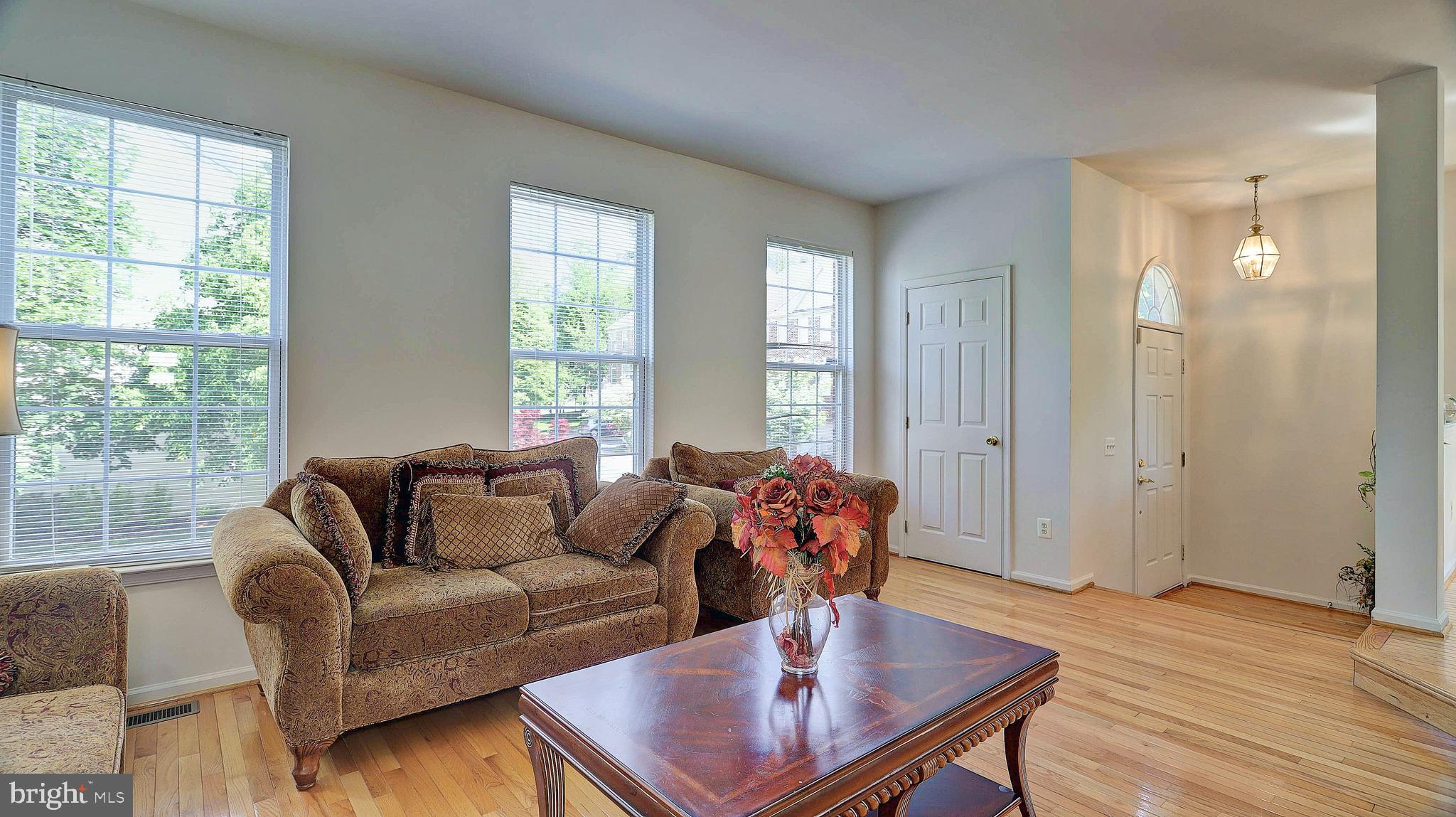 FAIR LAKES COURT - Residential