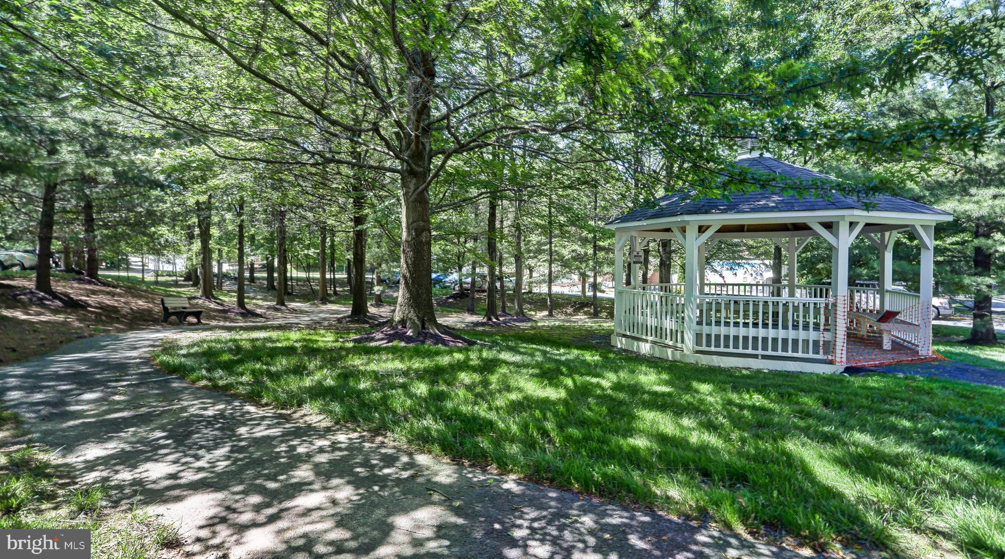 FAIR LAKES COURT - Residential