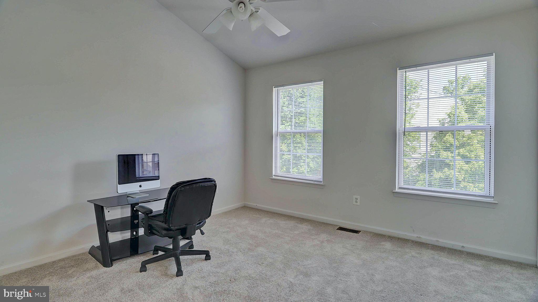 FAIR LAKES COURT - Residential