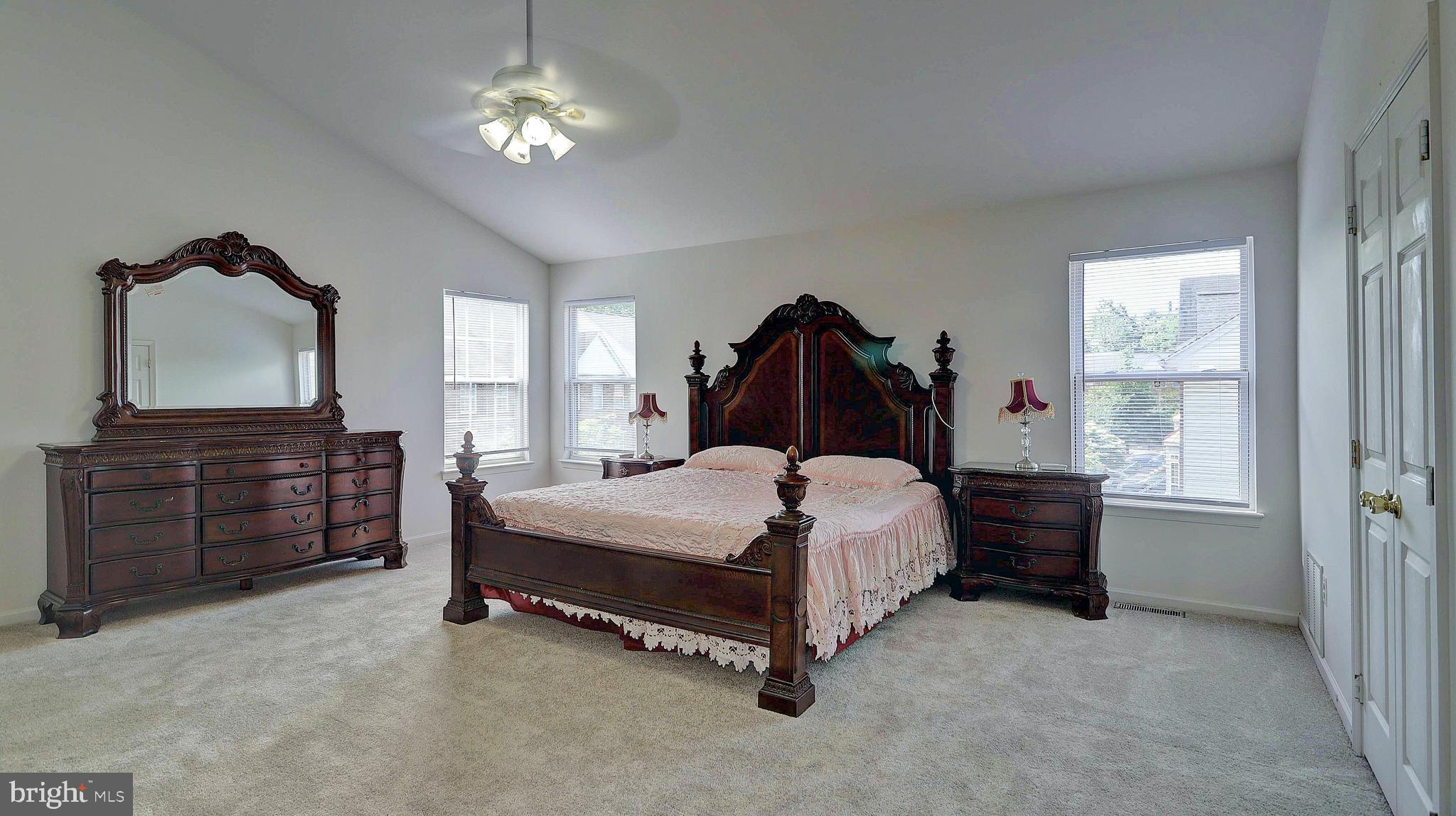 FAIR LAKES COURT - Residential