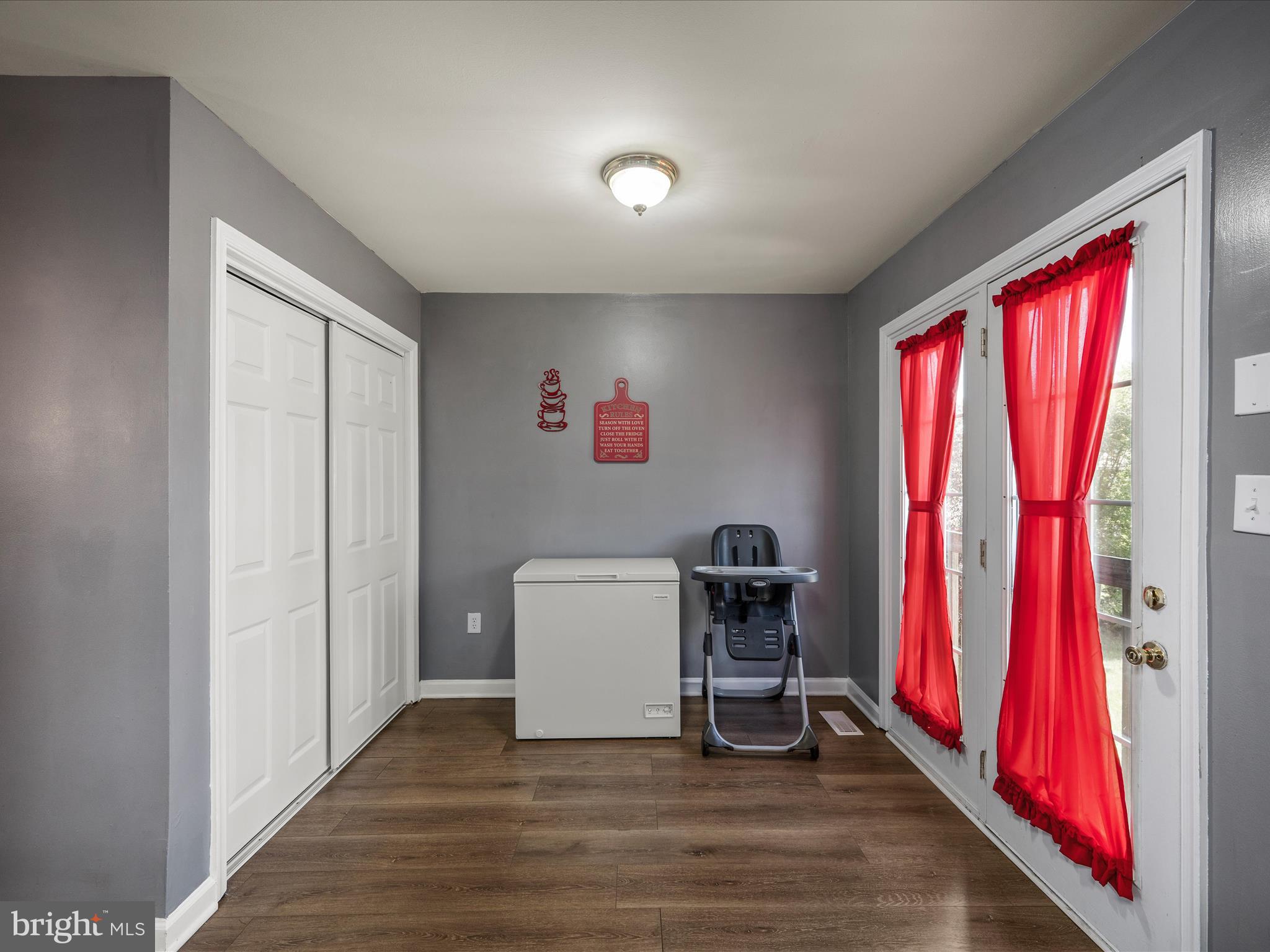 THE TOWNES OF INWOOD - Residential