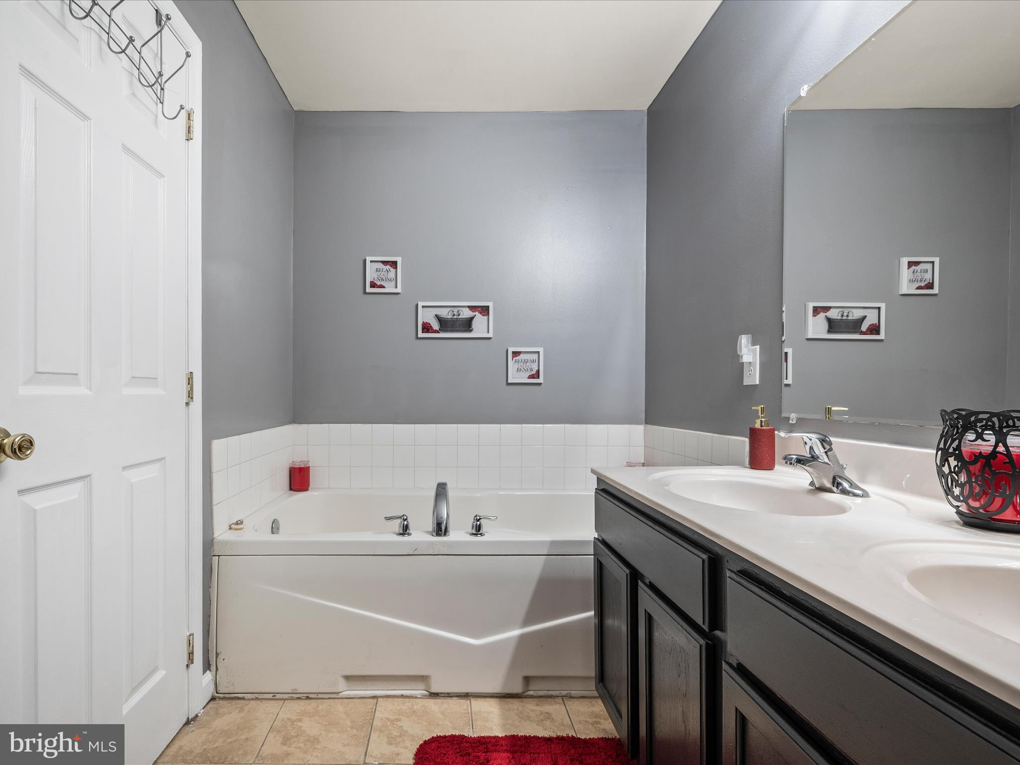 THE TOWNES OF INWOOD - Residential