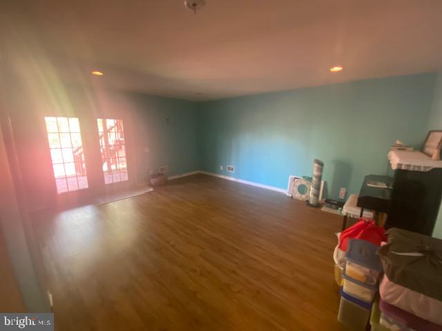 LOUDOUN PARKWAY CENTER - Residential Lease