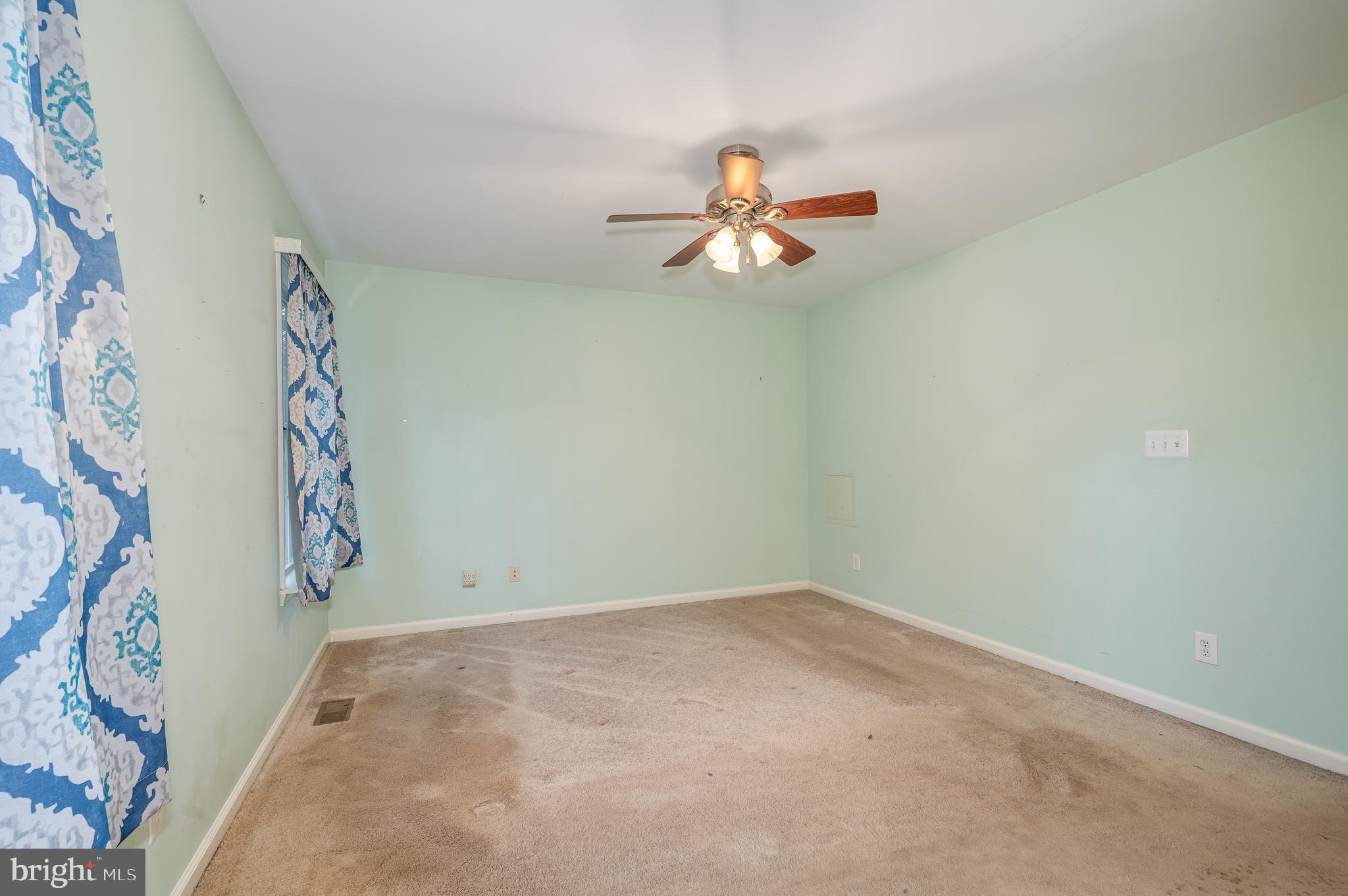 FORT HILL FARMS - Residential