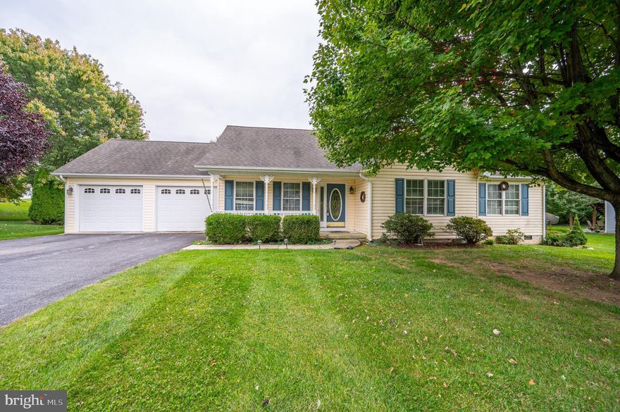 Check out this beautiful comfy 3 bedroom, 2 bath property located right outside downtown Hedgesville! Charming wecloming front porch.  Walk into an open floor plan.  Fenced in back yard with a stylish deck for entertaining. Schedule your showing today!