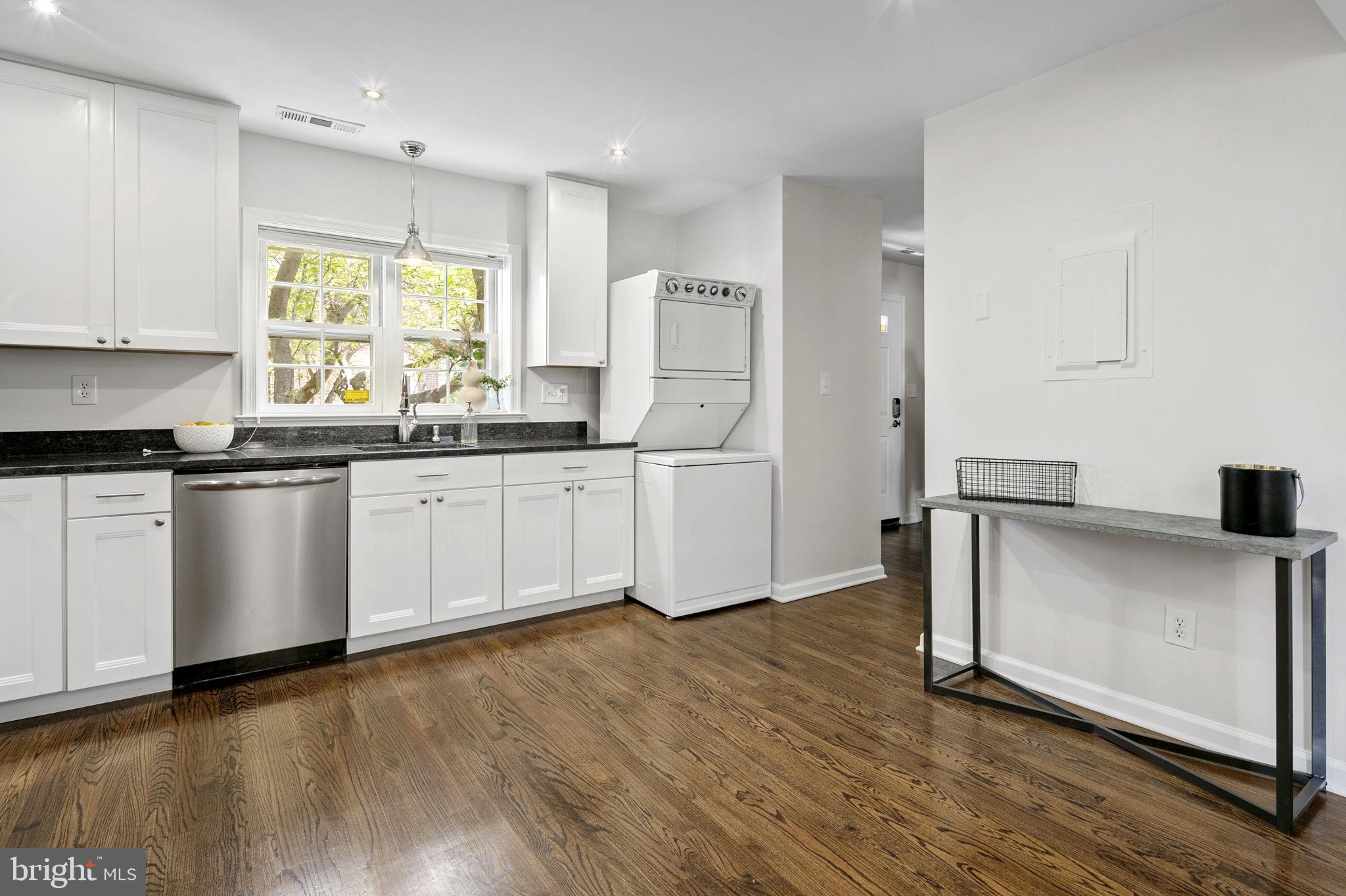 KENWOOD FOREST - Residential