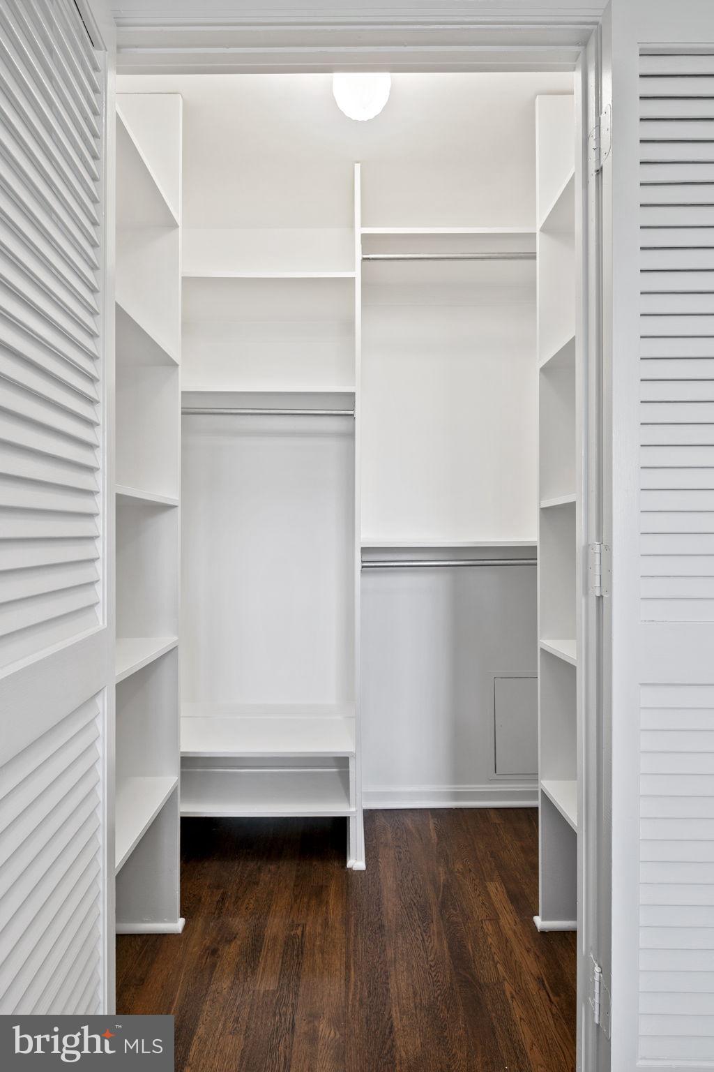 KENWOOD FOREST - Residential