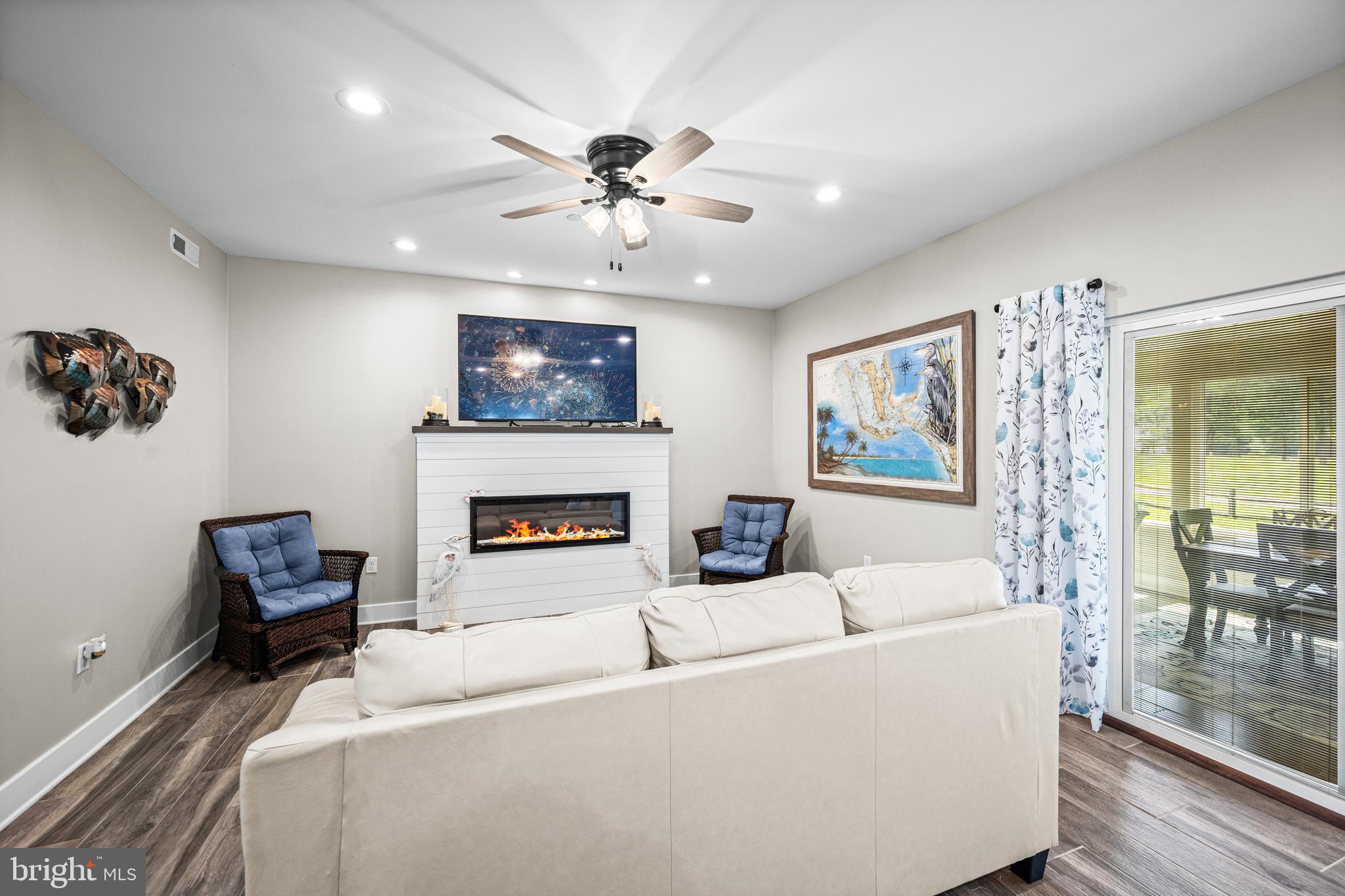 QUEENSTOWN HARBOR - Residential