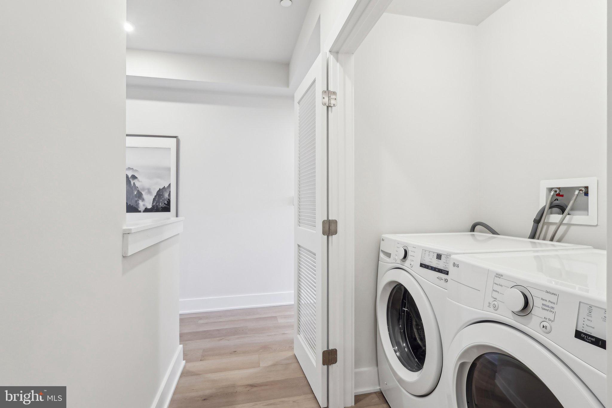 EAST FALLS - Residential