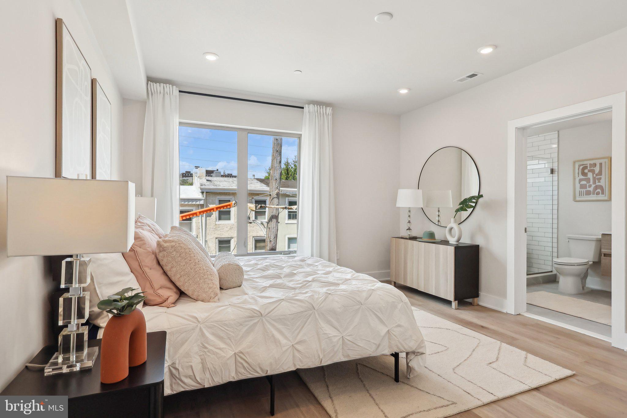 EAST FALLS - Residential