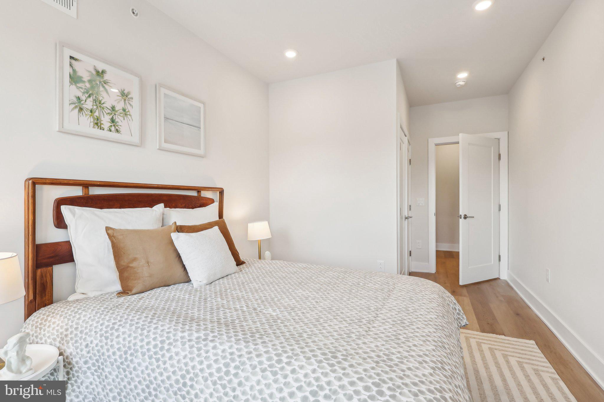 EAST FALLS - Residential