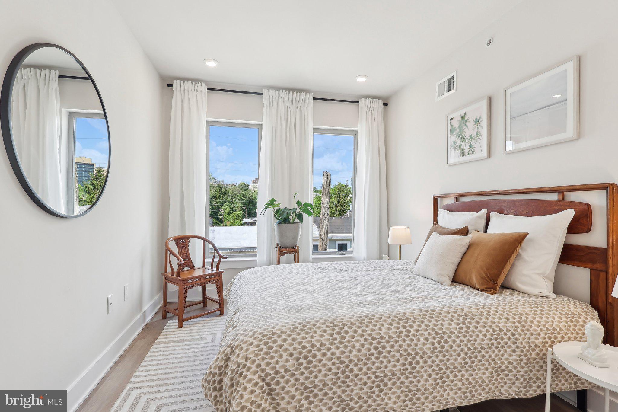 EAST FALLS - Residential