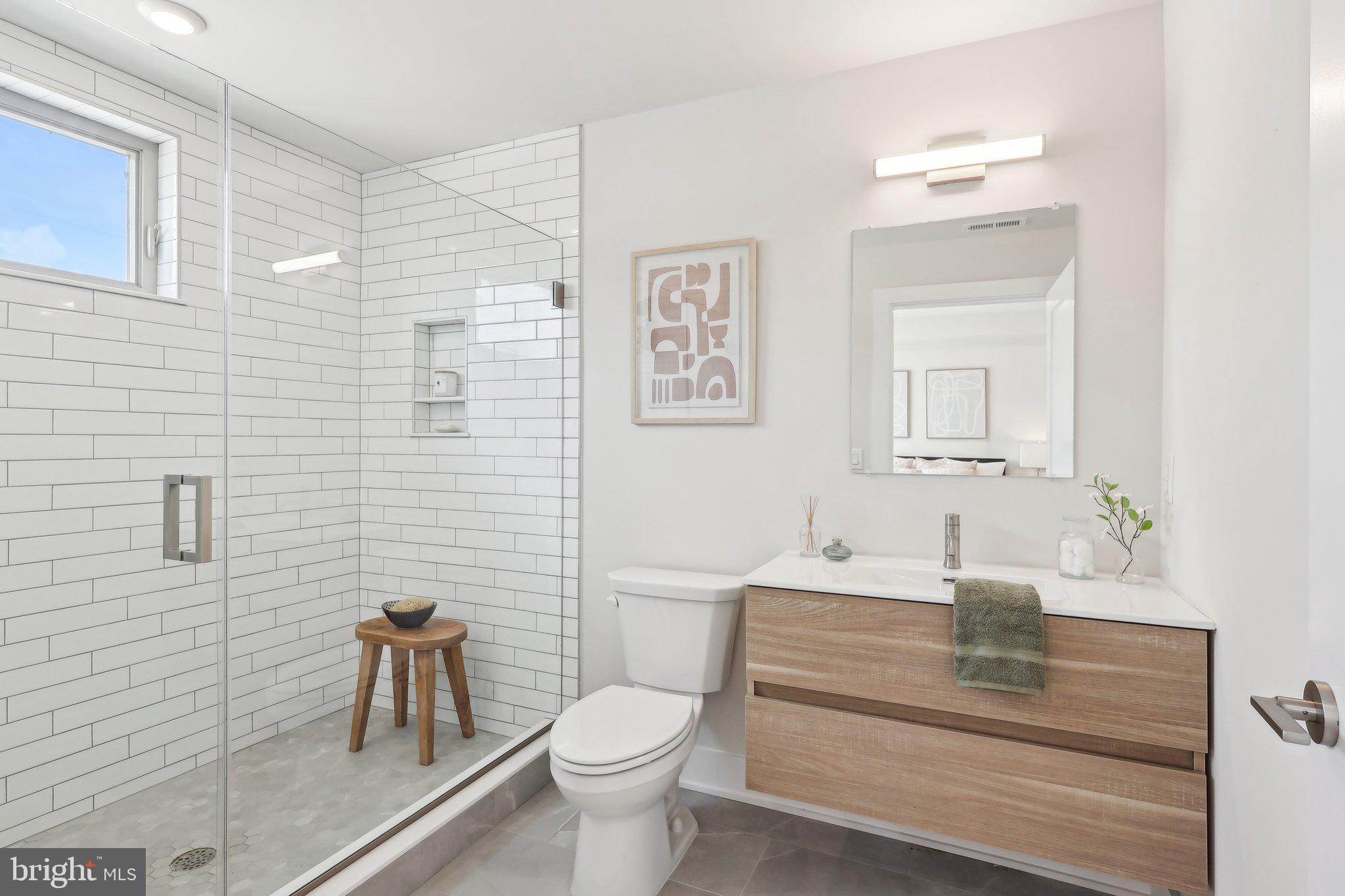 EAST FALLS - Residential