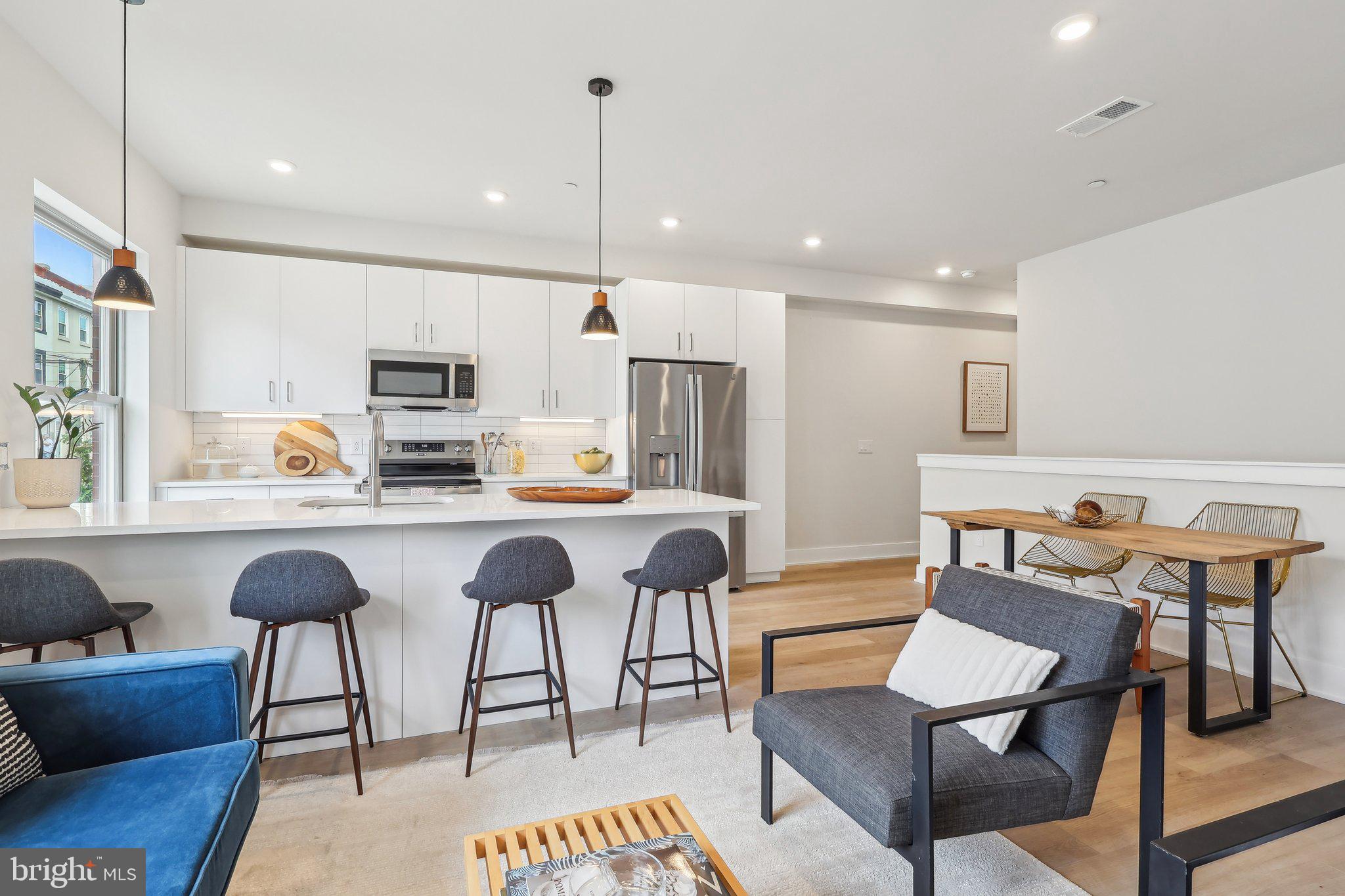 EAST FALLS - Residential