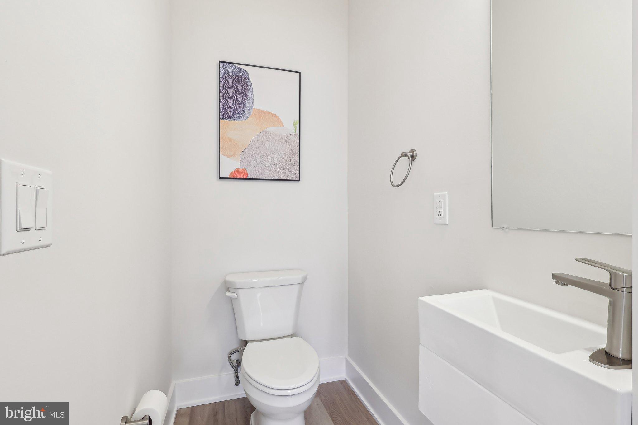 EAST FALLS - Residential