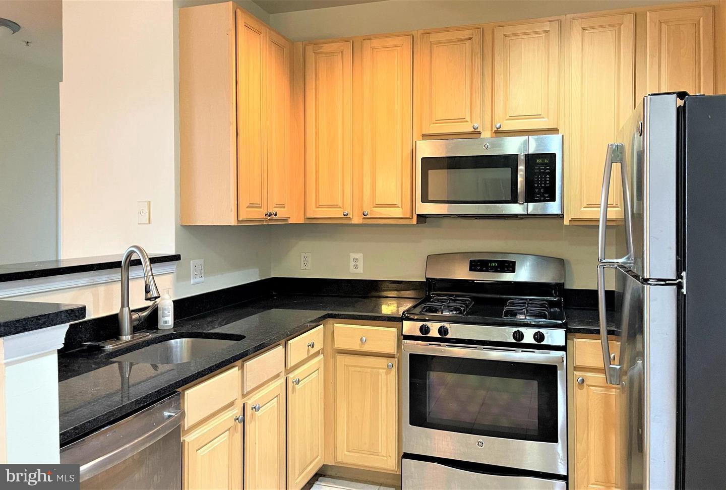 SOUTH ARLINGTON - Residential Lease