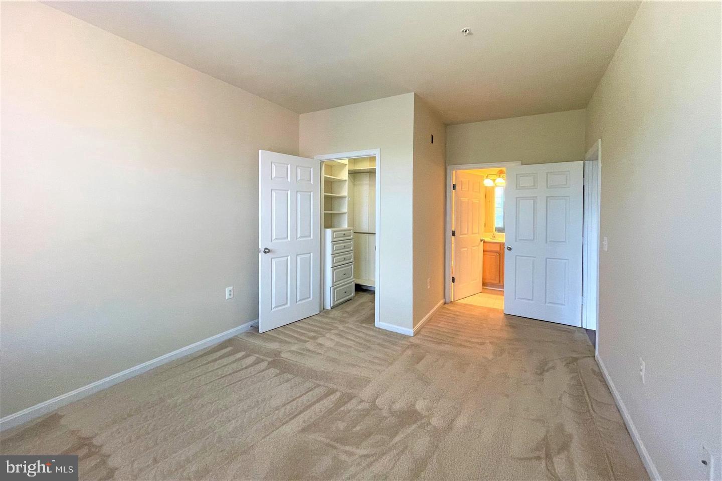 SOUTH ARLINGTON - Residential Lease