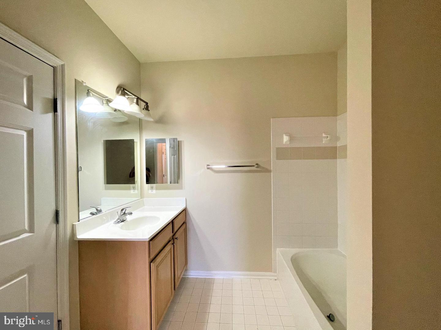 SOUTH ARLINGTON - Residential Lease