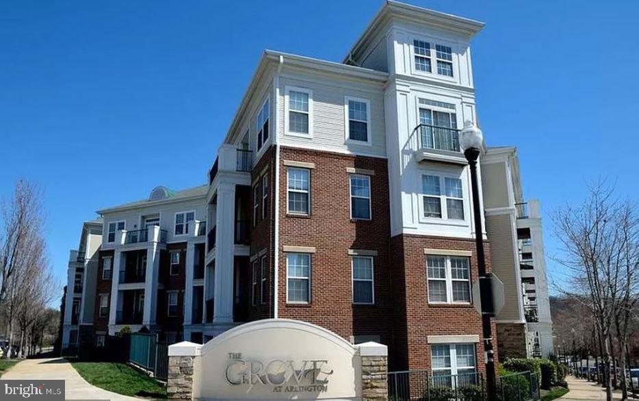 SOUTH ARLINGTON - Residential Lease